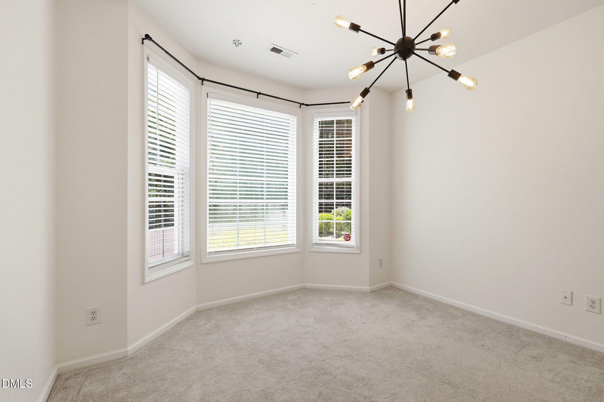 11 Signet Drive Property Photo 6
