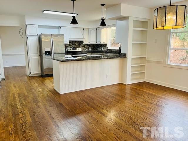 2112 N Hills Drive Property Photo 8