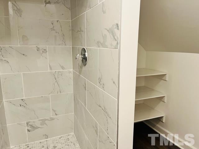 2112 N Hills Drive Property Photo 27