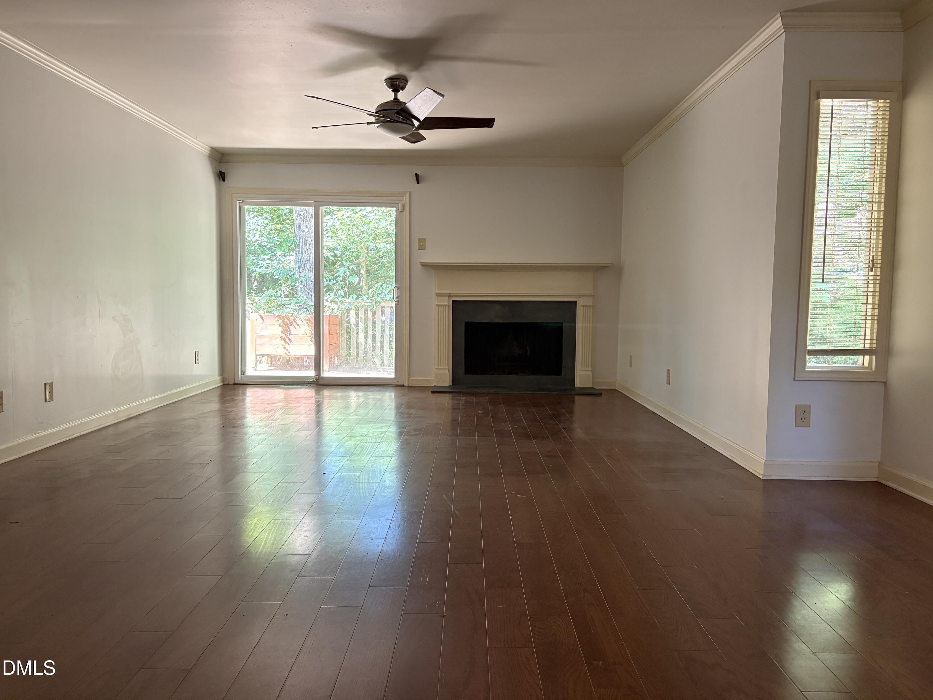 160 Montrose Drive Property Photo 8