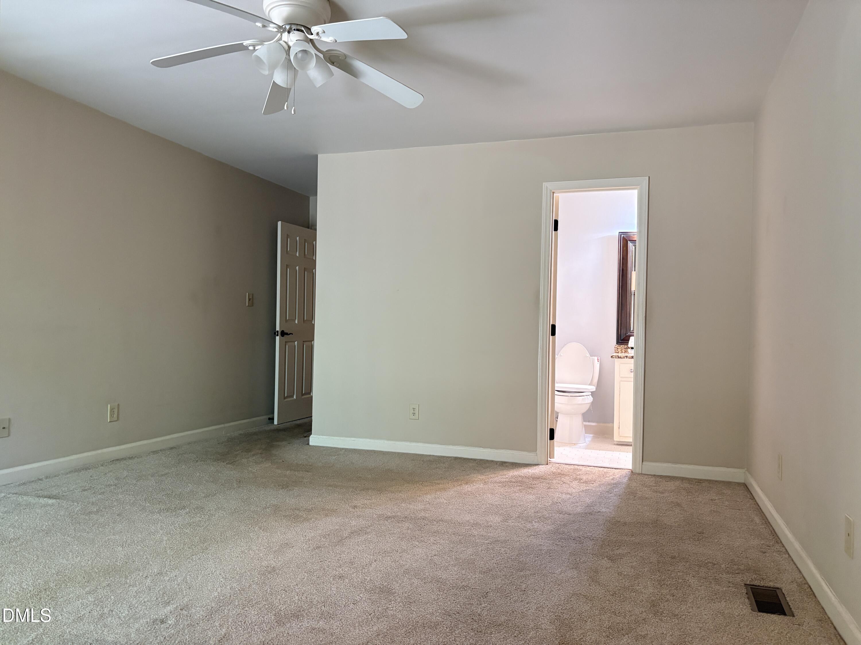 160 Montrose Drive Property Photo 12