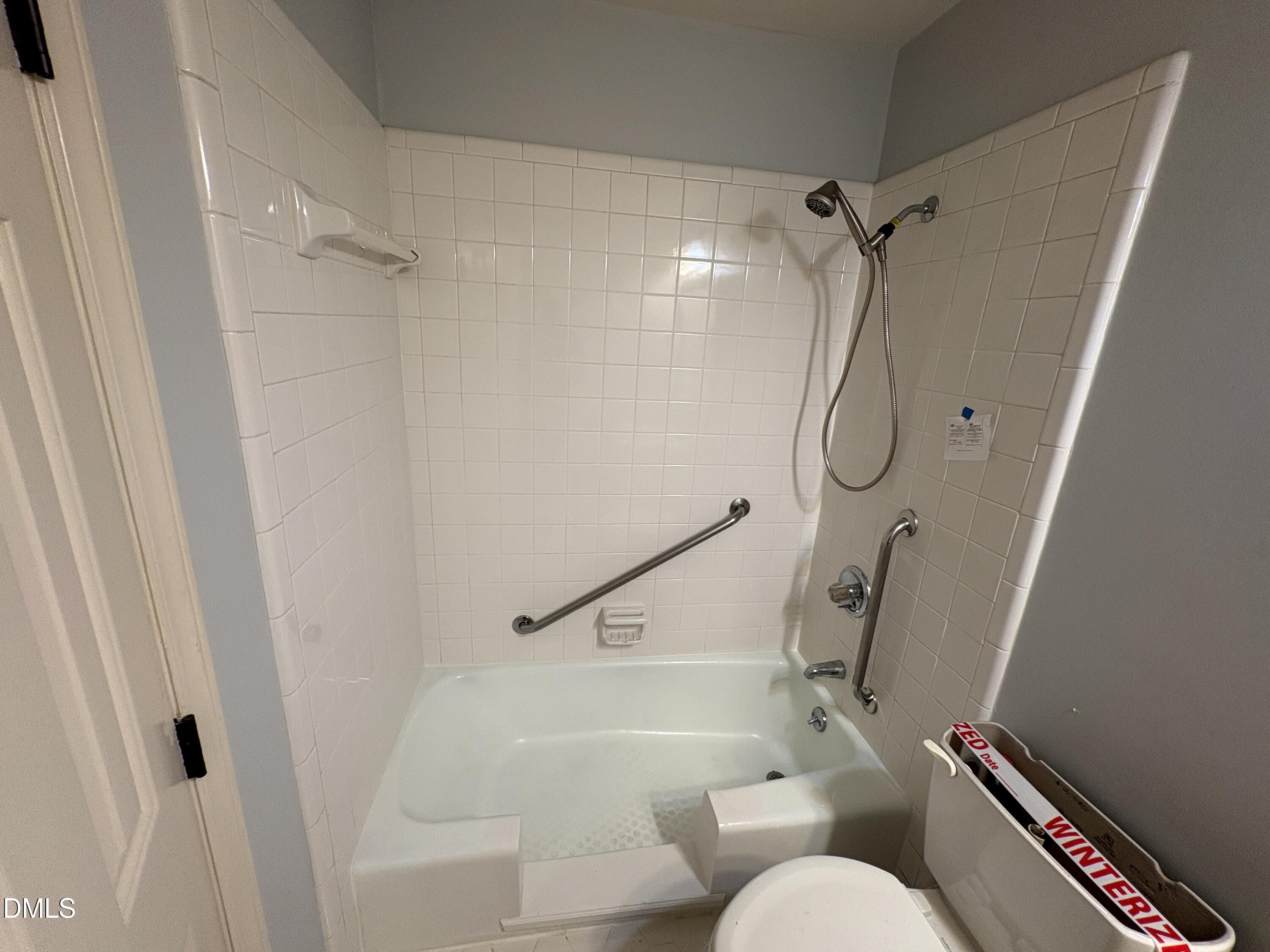 160 Montrose Drive Property Photo 13