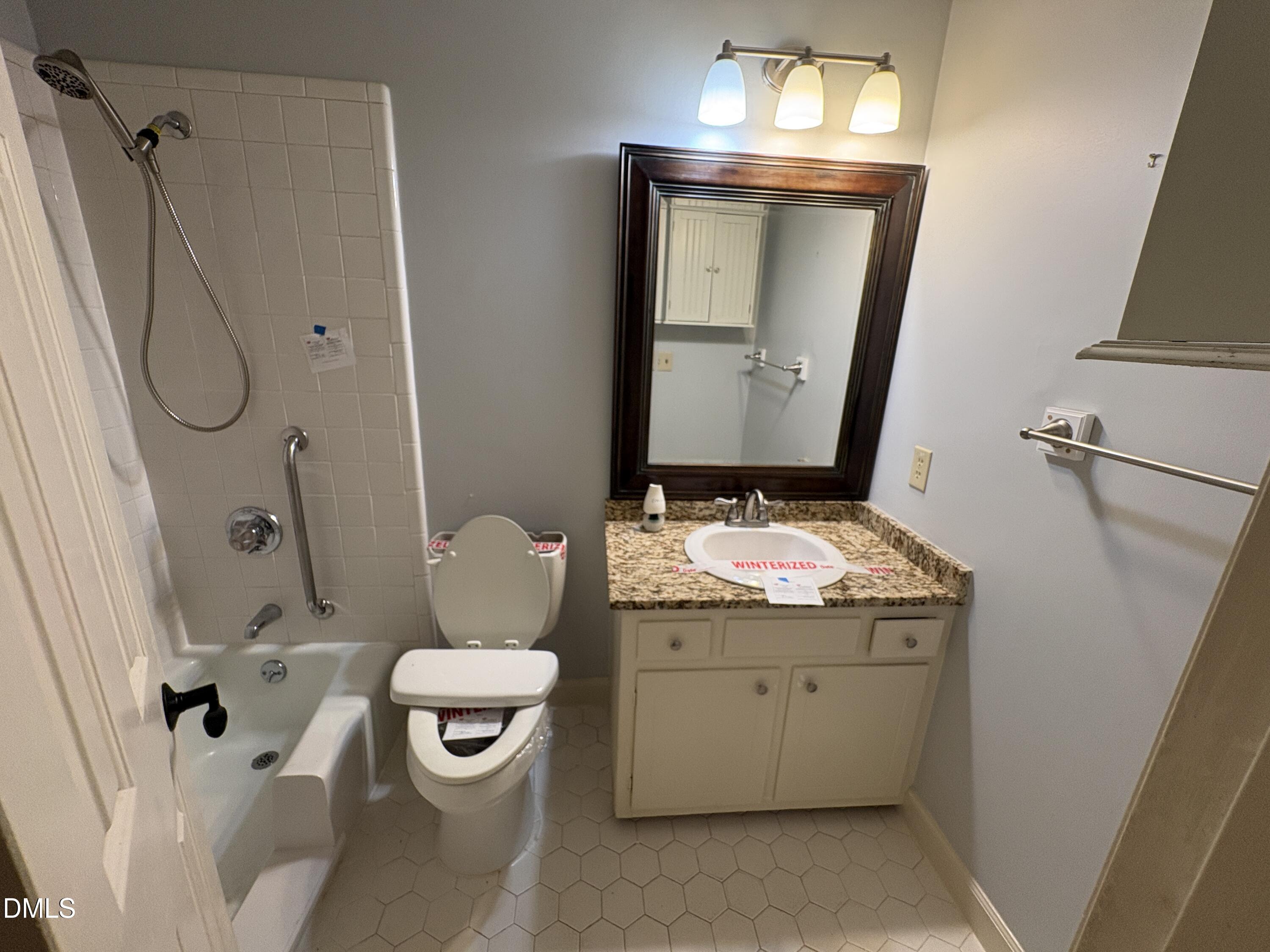 160 Montrose Drive Property Photo 14