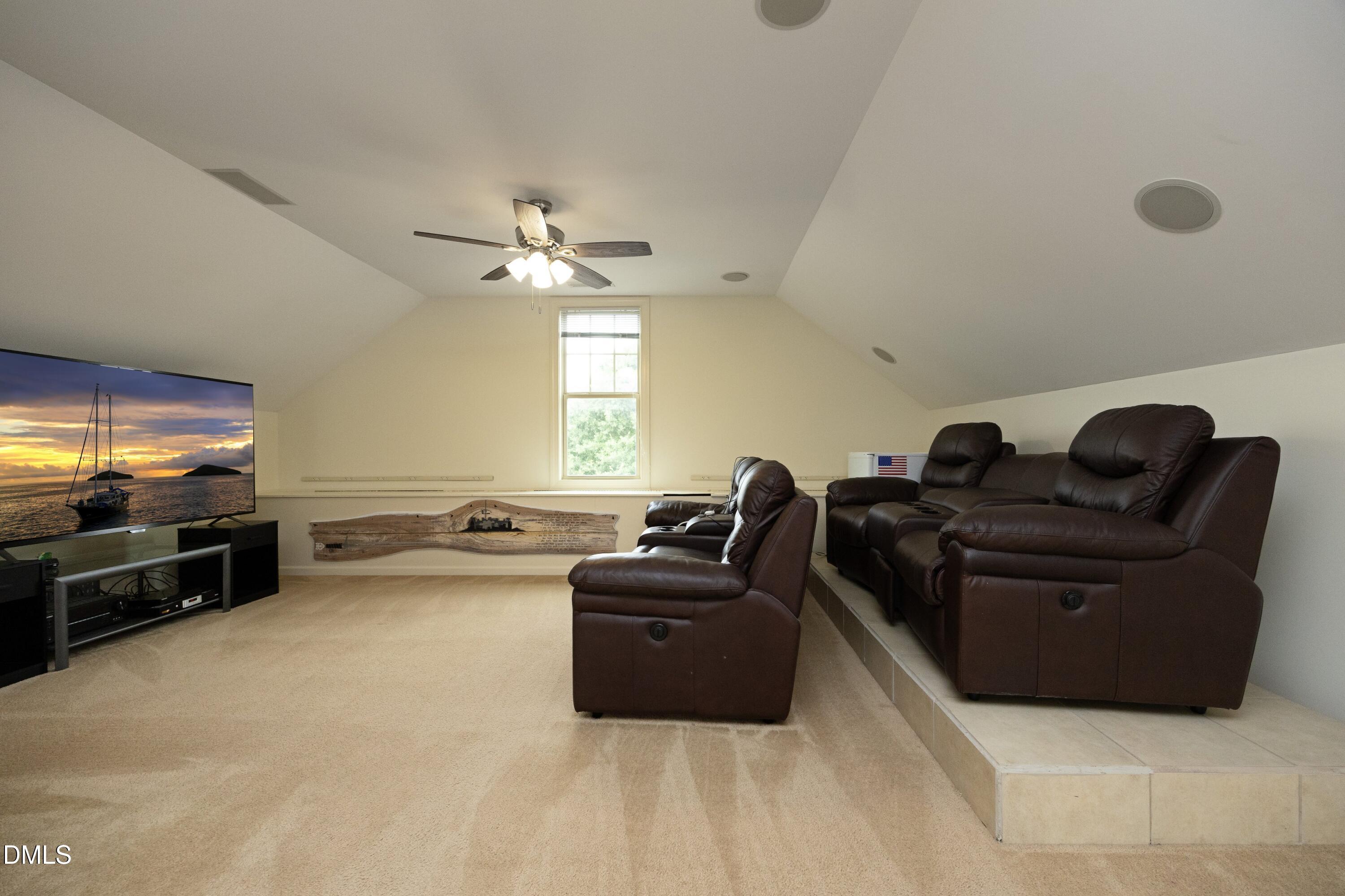 11 Baron Court Property Photo 32