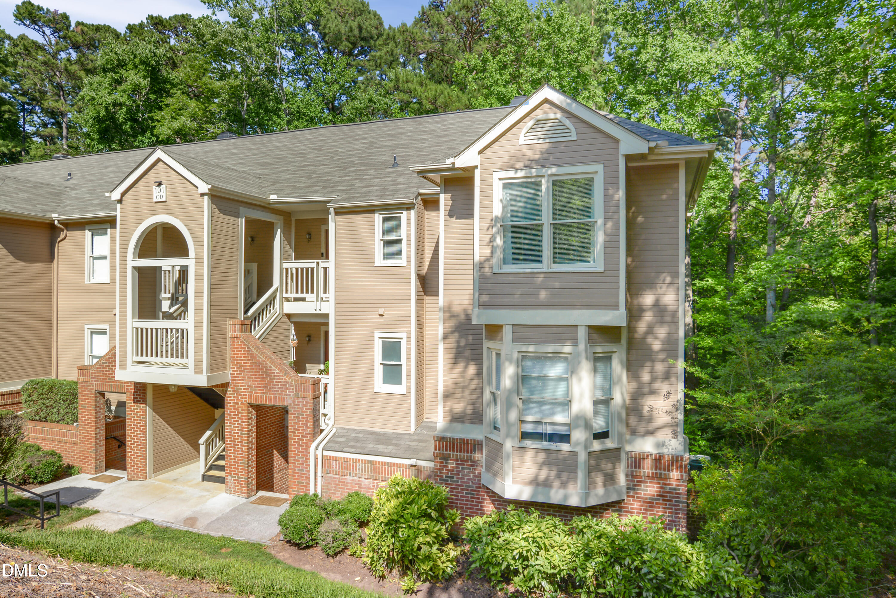 101-2d Marbury Court Property Photo 2