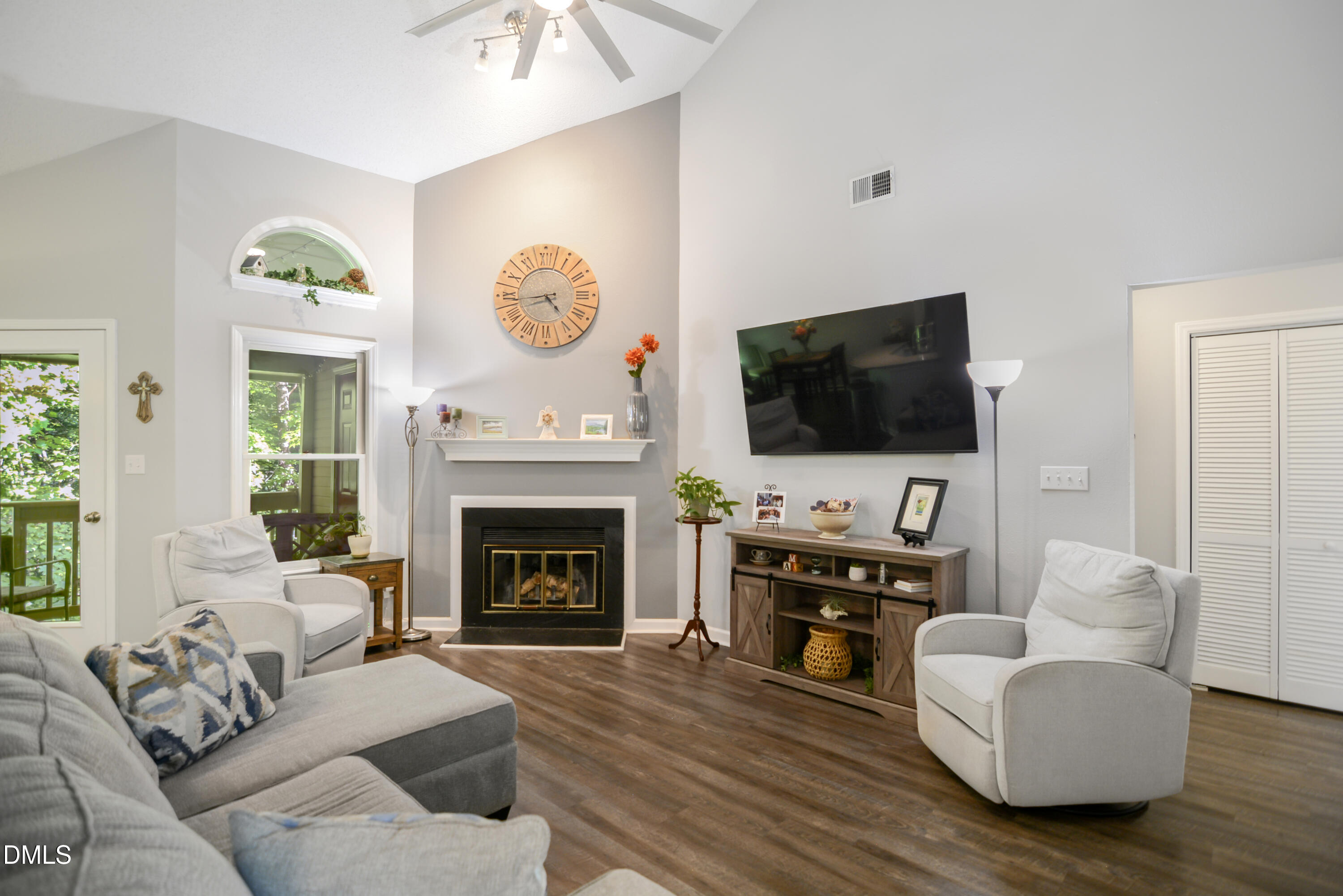 101-2d Marbury Court Property Photo 6