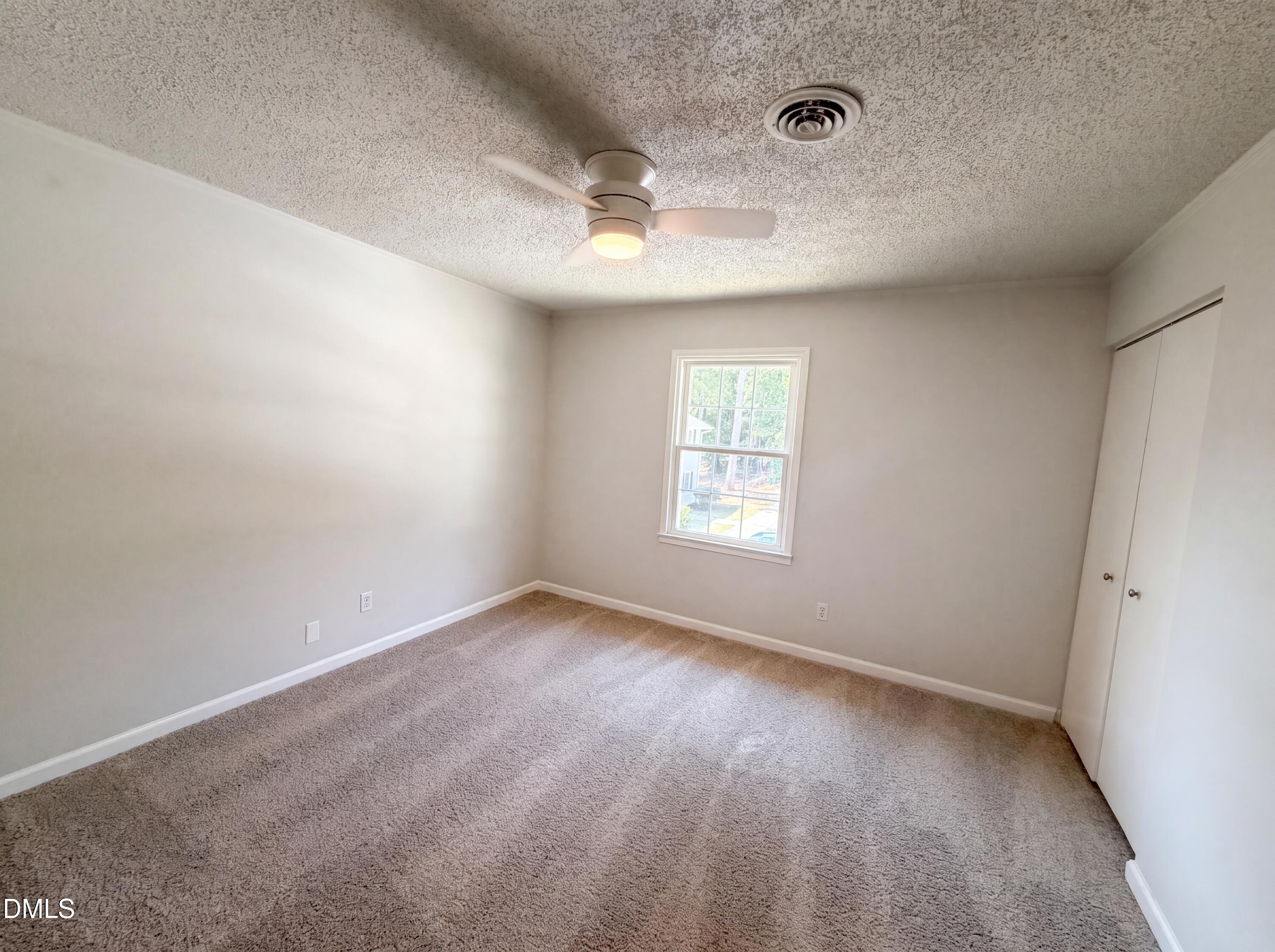 1041 Nottingham Court Property Photo 8