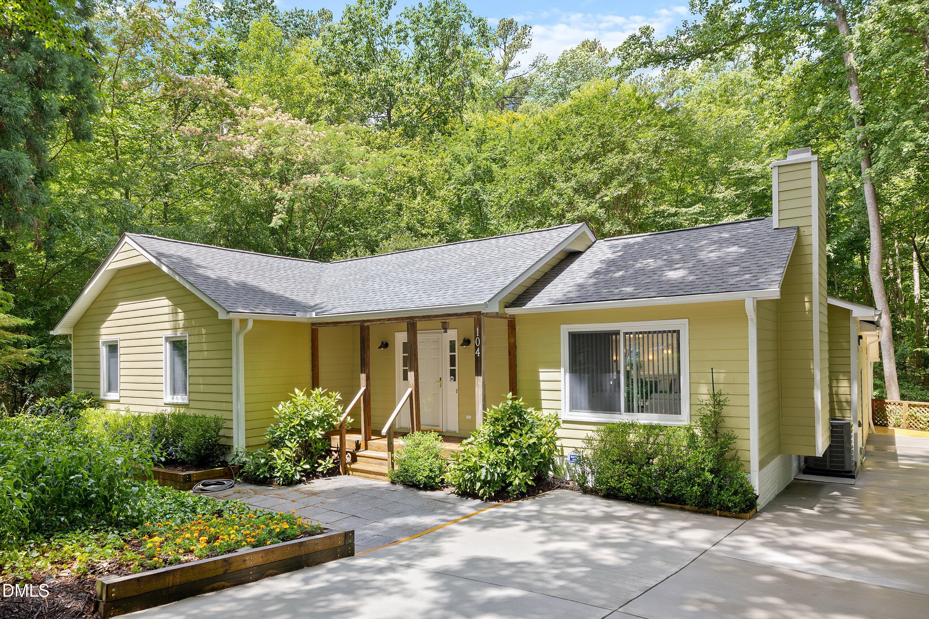 104 Empire Circle Property Photo 1
