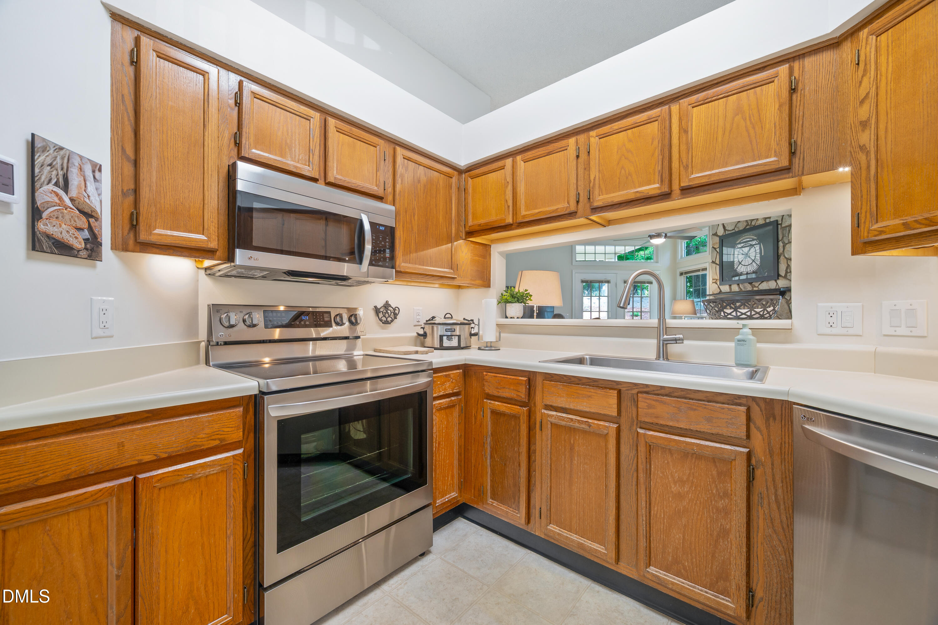 100 Riverwalk Circle Property Photo 6