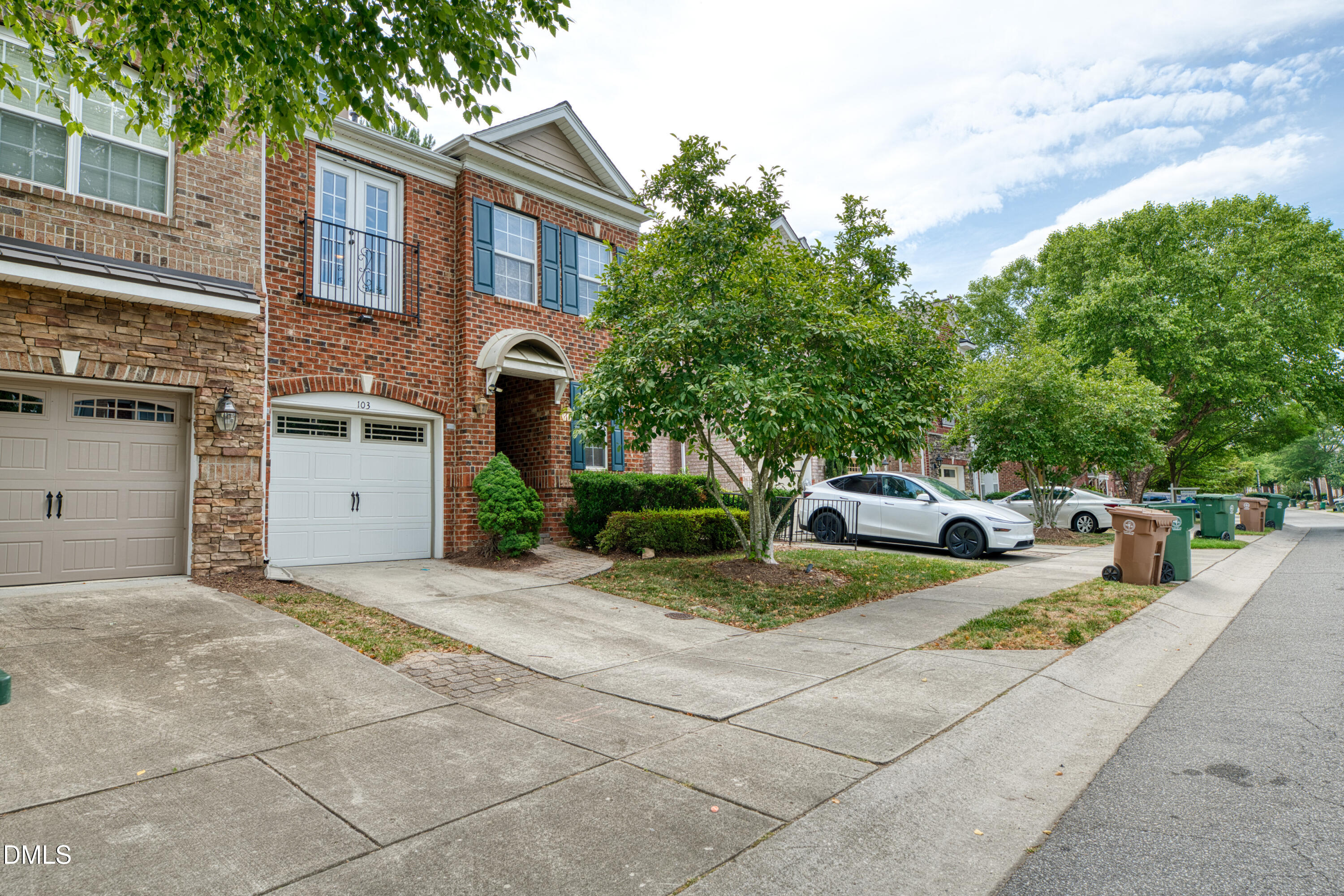 103 Longchamp Lane Property Photo 3