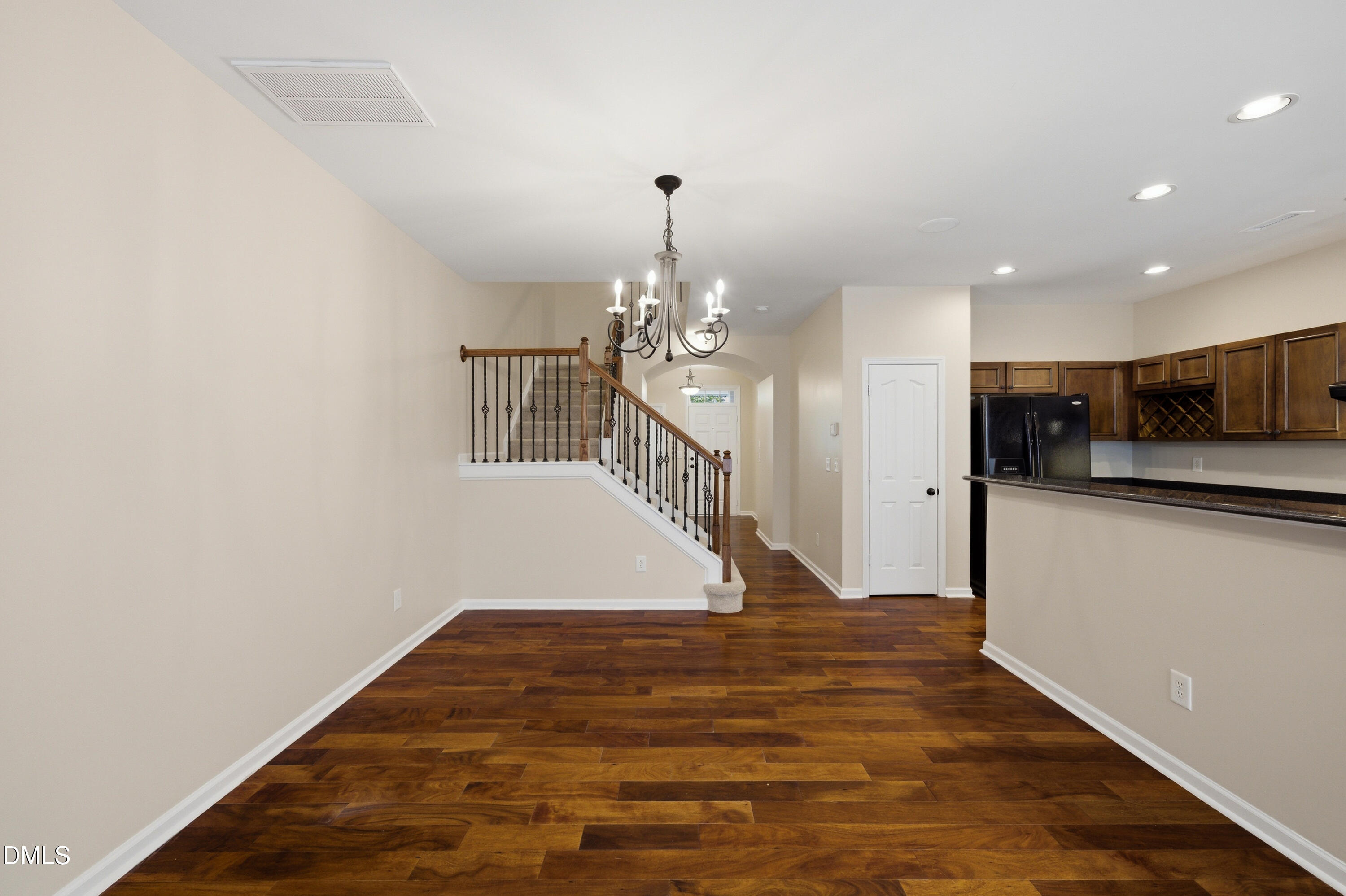 103 Longchamp Lane Property Photo 8