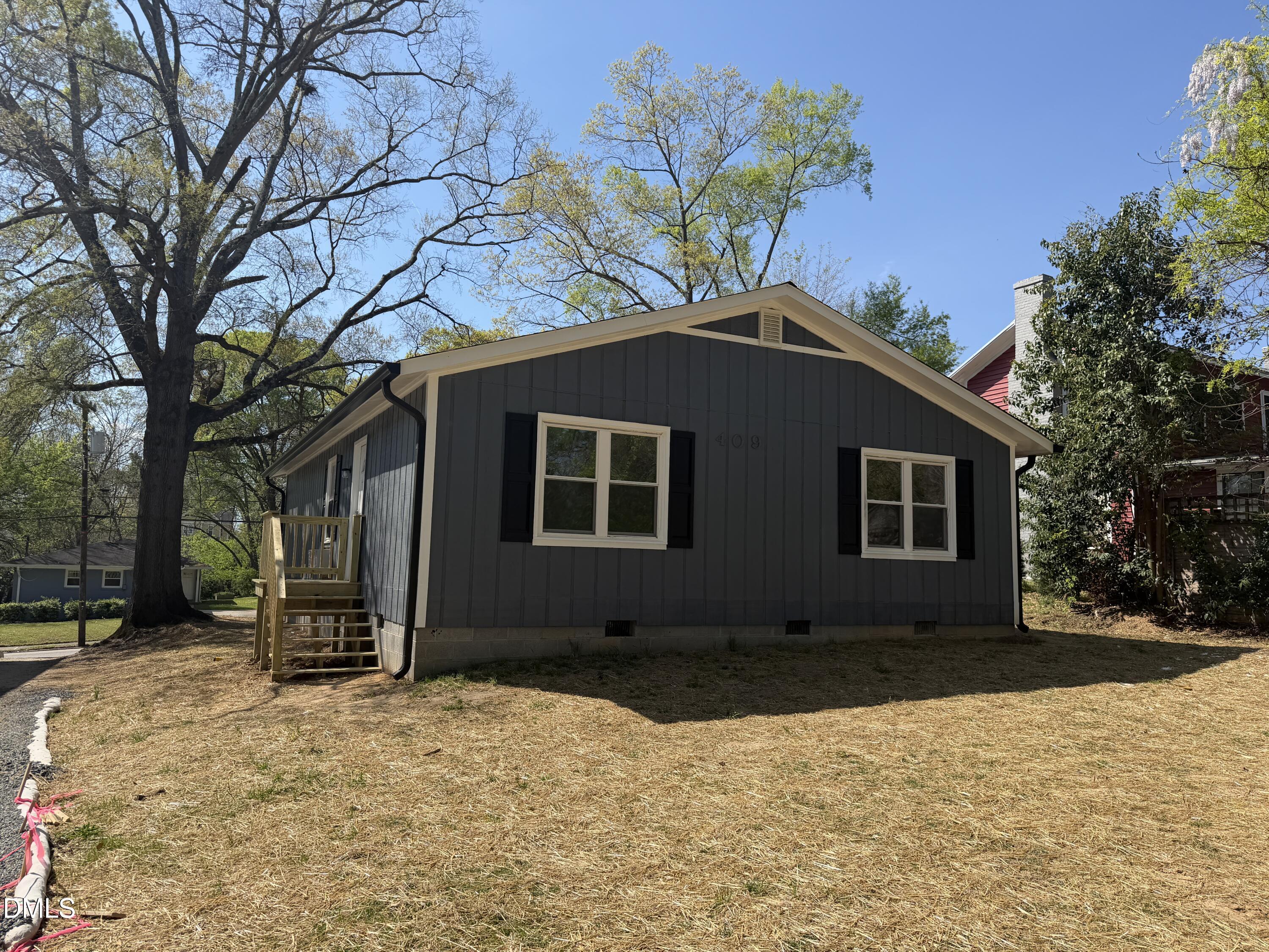 719 Holloway Street Property Photo 2