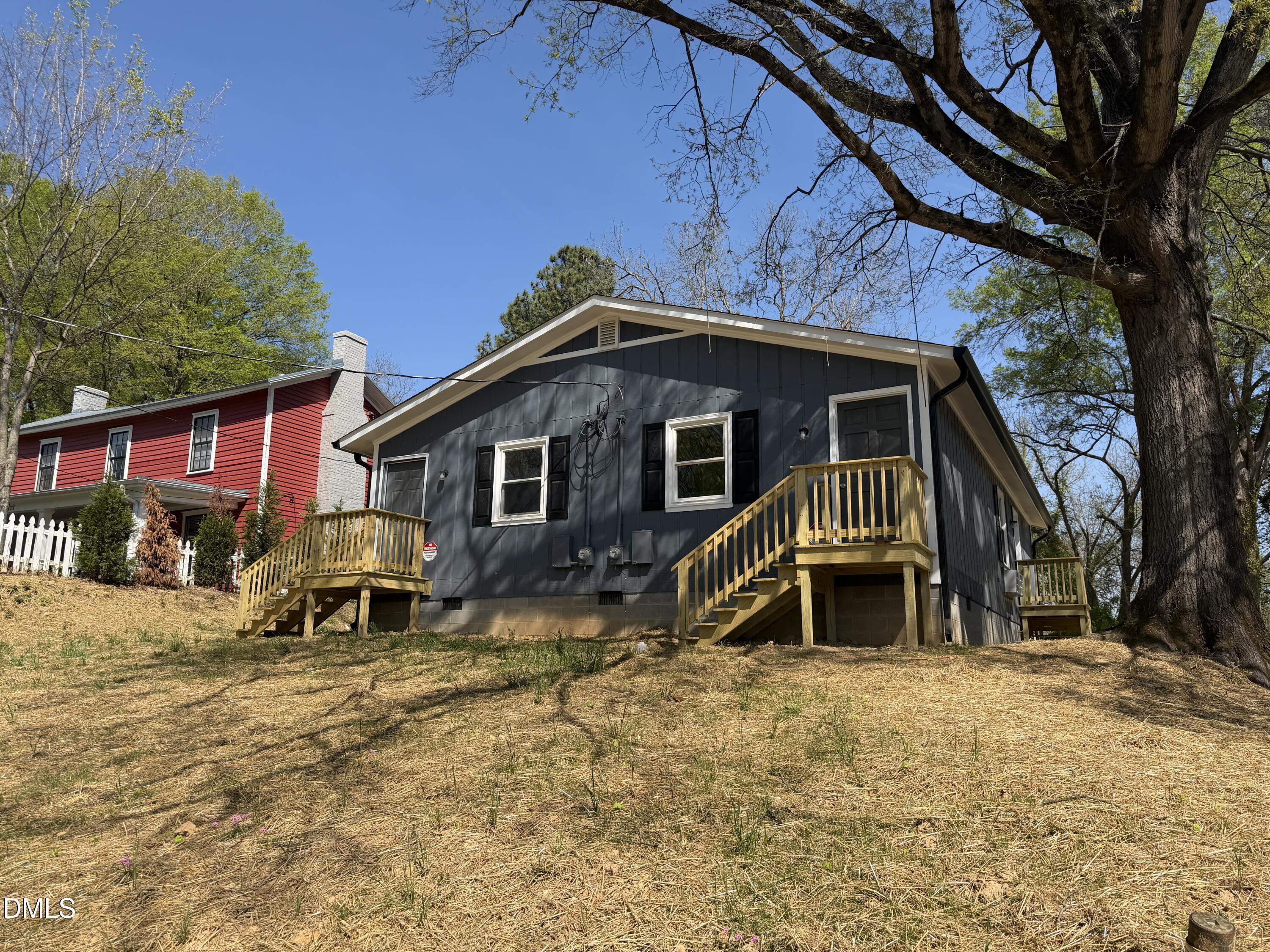 719 Holloway Street Property Photo 3