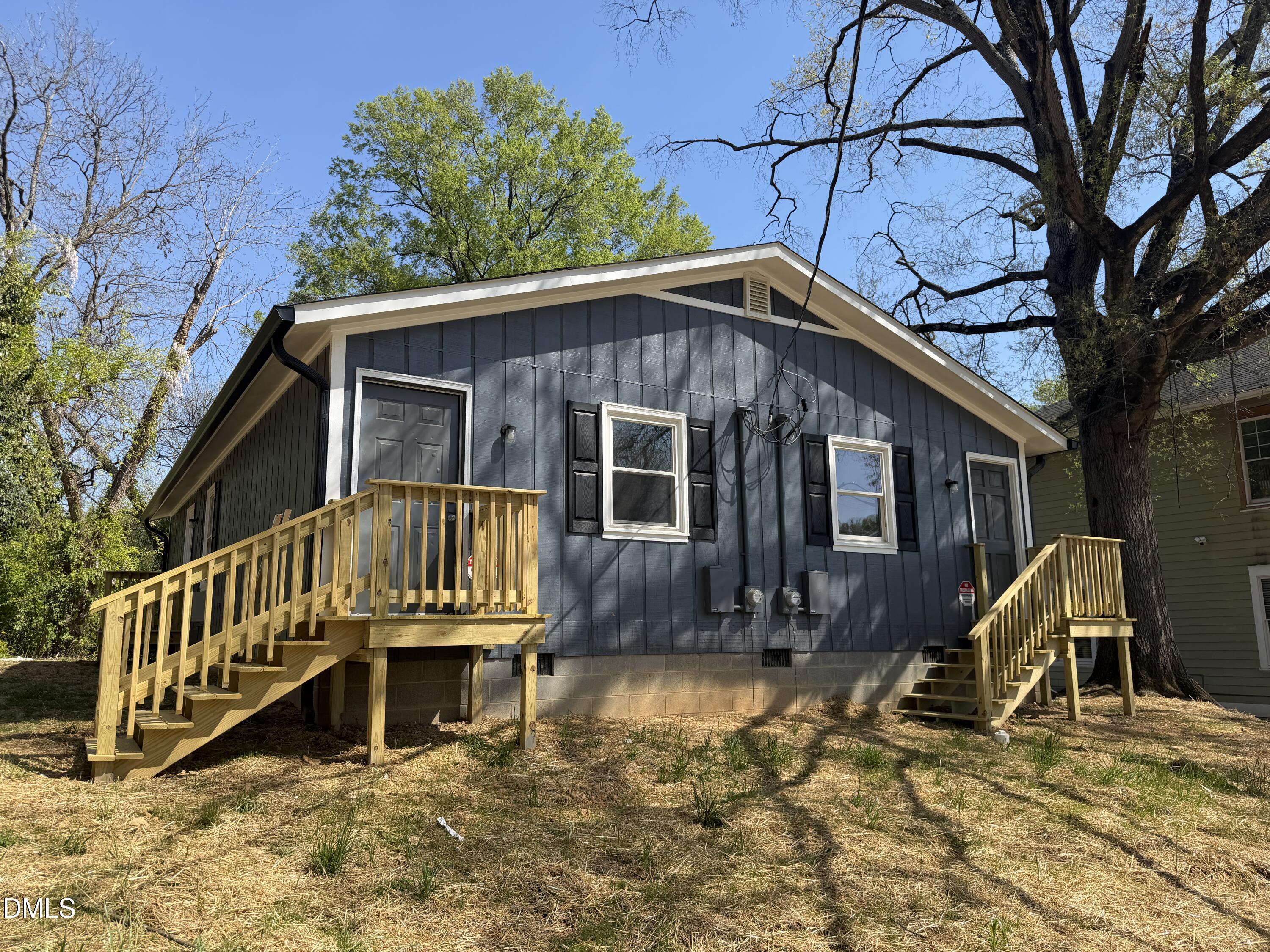719 Holloway Street Property Photo 4
