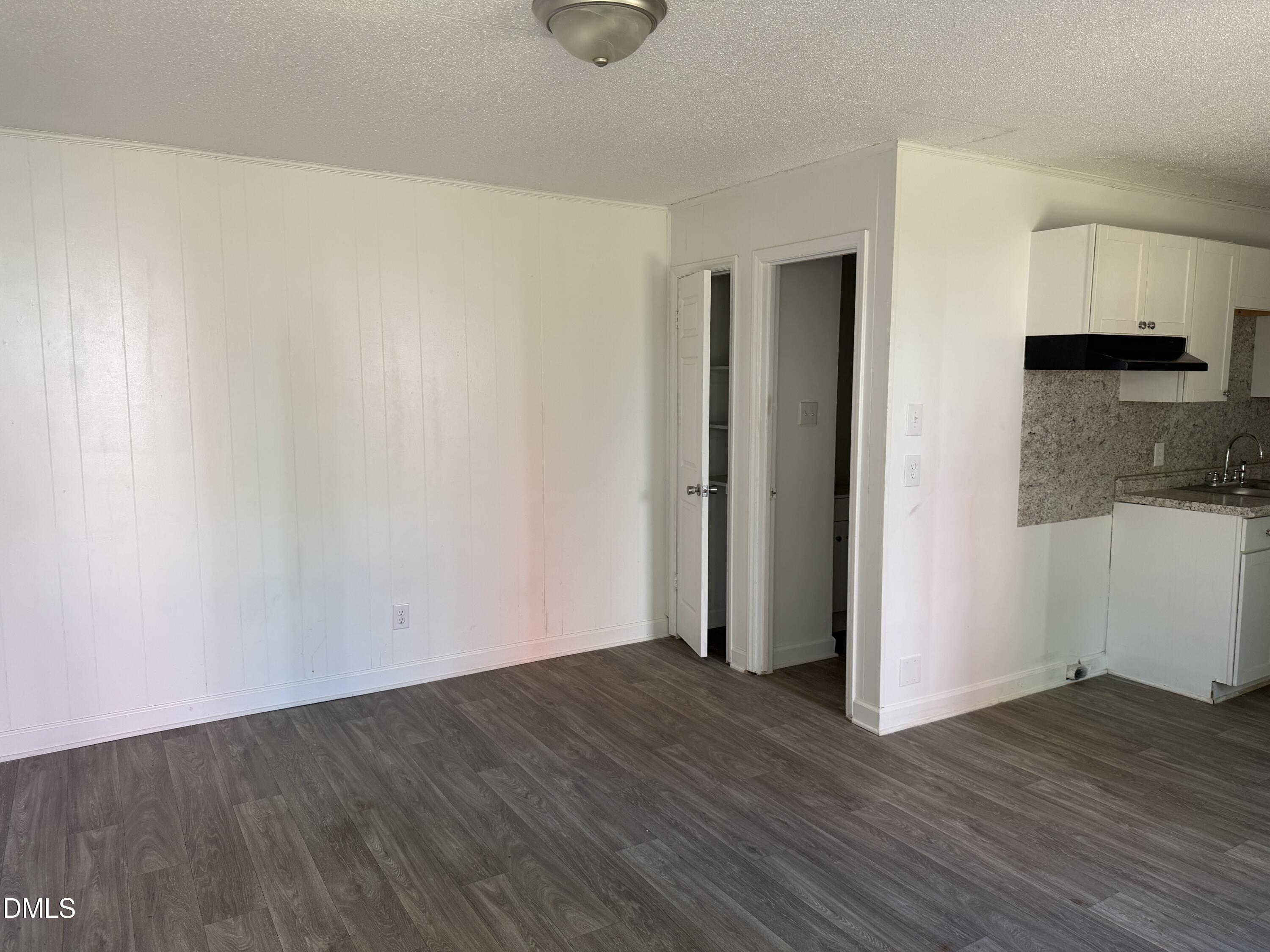 719 Holloway Street Property Photo 6
