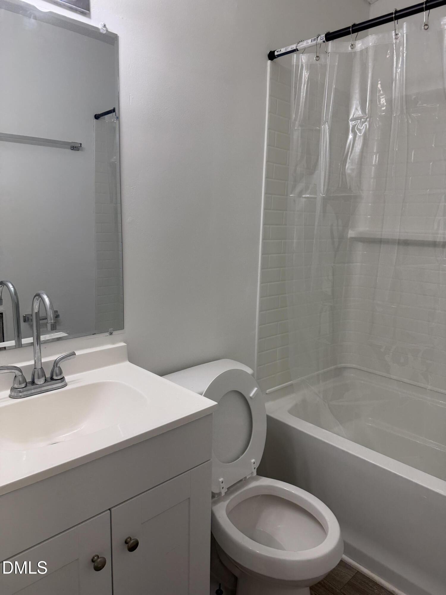 719 Holloway Street Property Photo 8