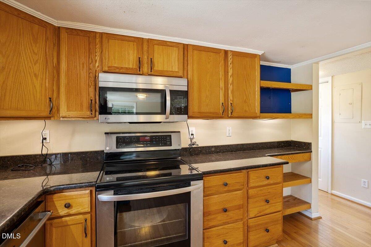 815 W 3rd Street Property Photo 16
