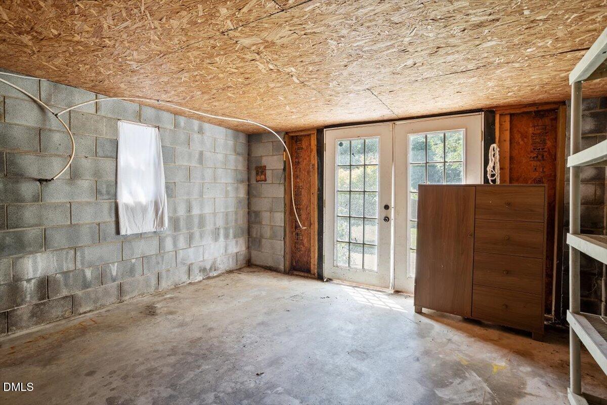 815 W 3rd Street Property Photo 33