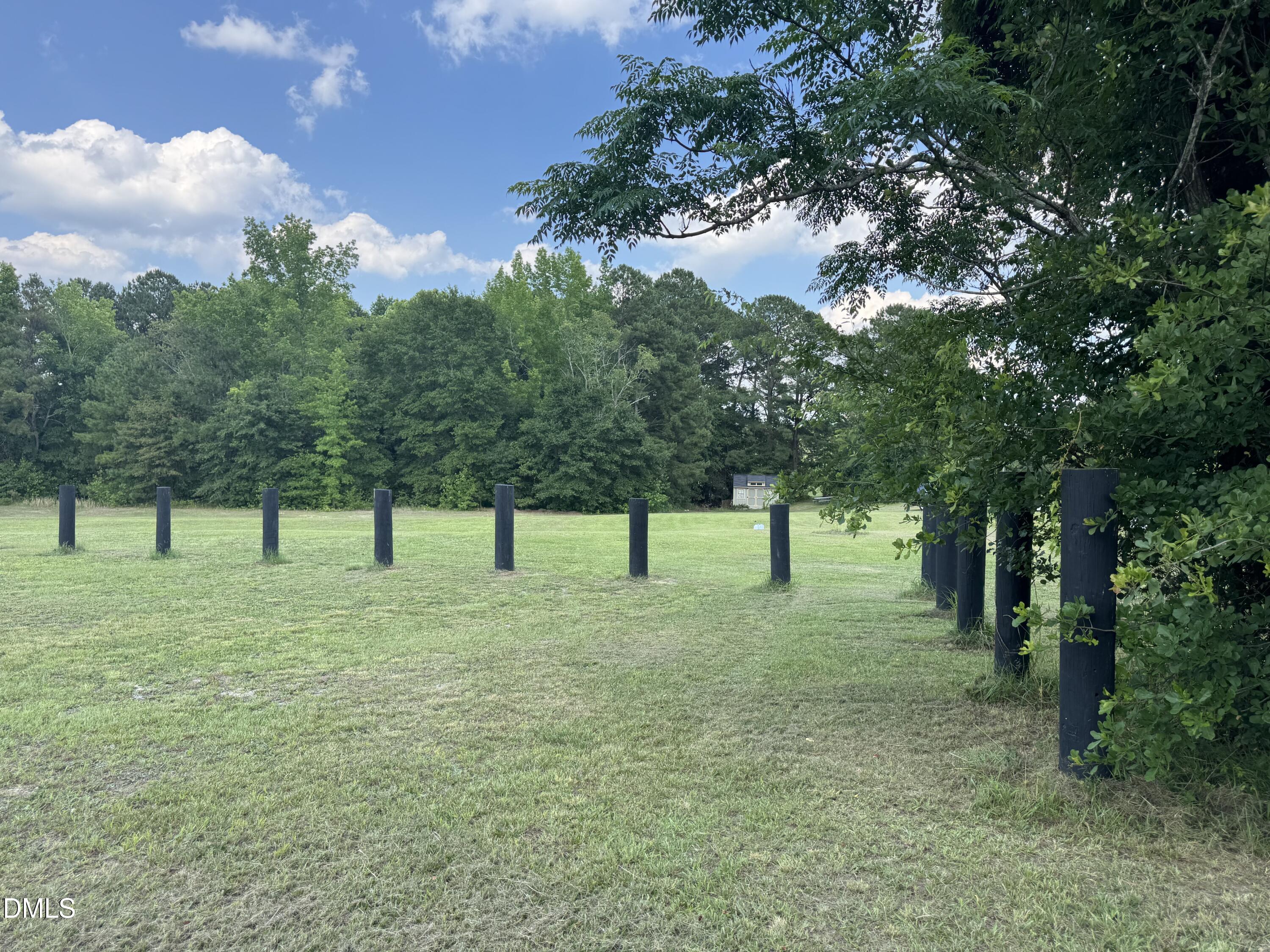 586 Shade Tree Road Property Photo 1