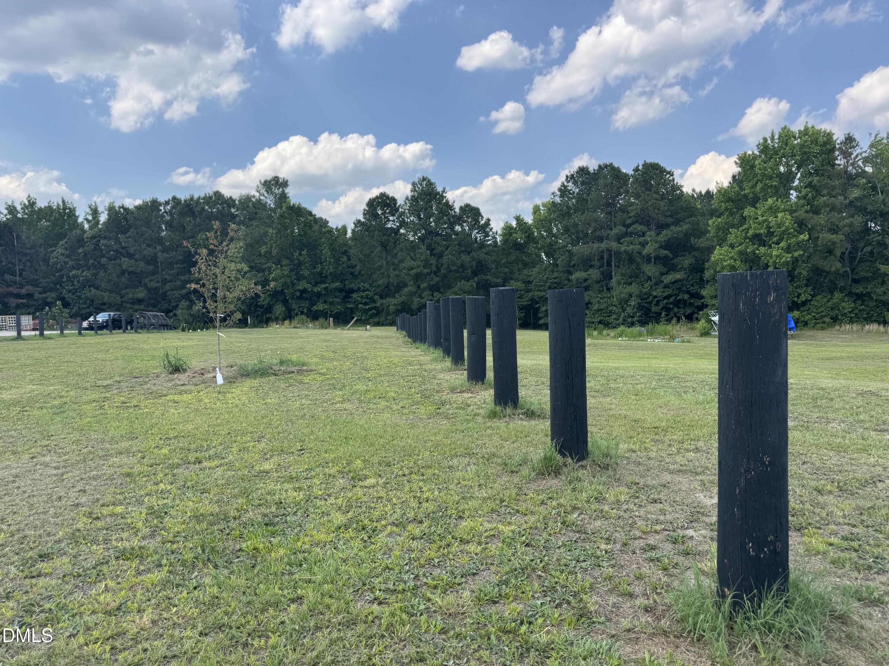 586 Shade Tree Road Property Photo 2