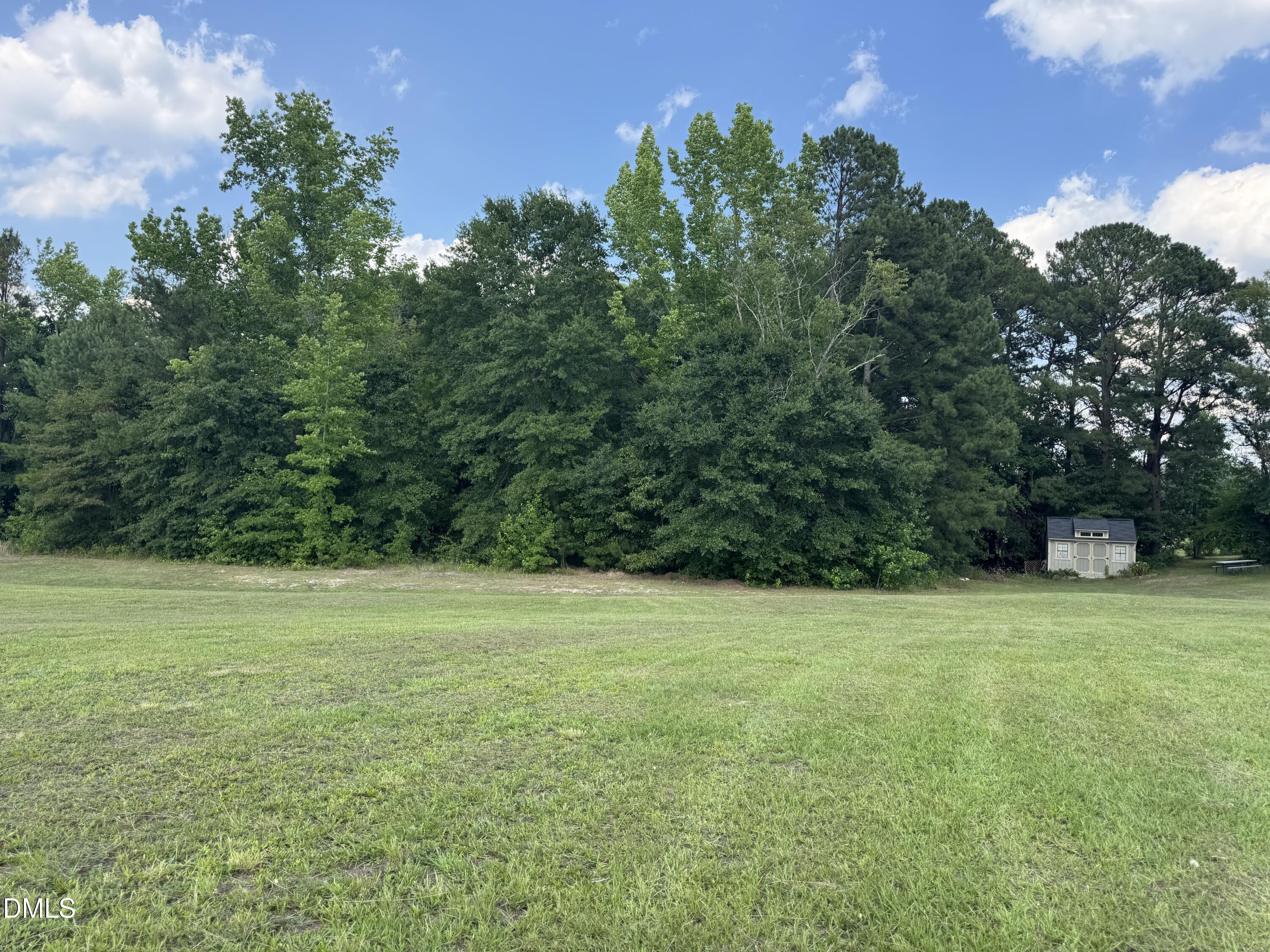 586 Shade Tree Road Property Photo 3