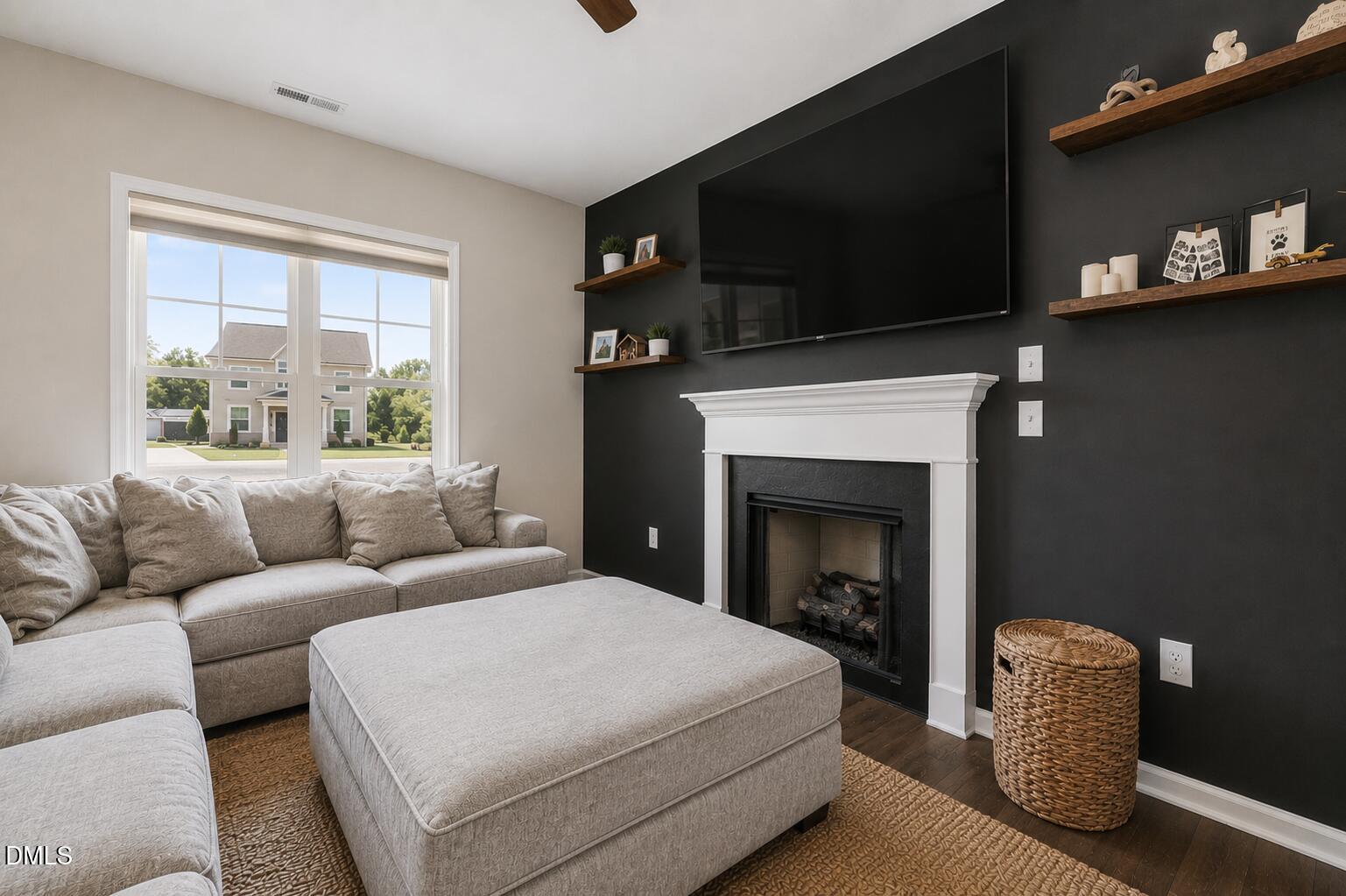 57 Overdrift Court Property Photo 8