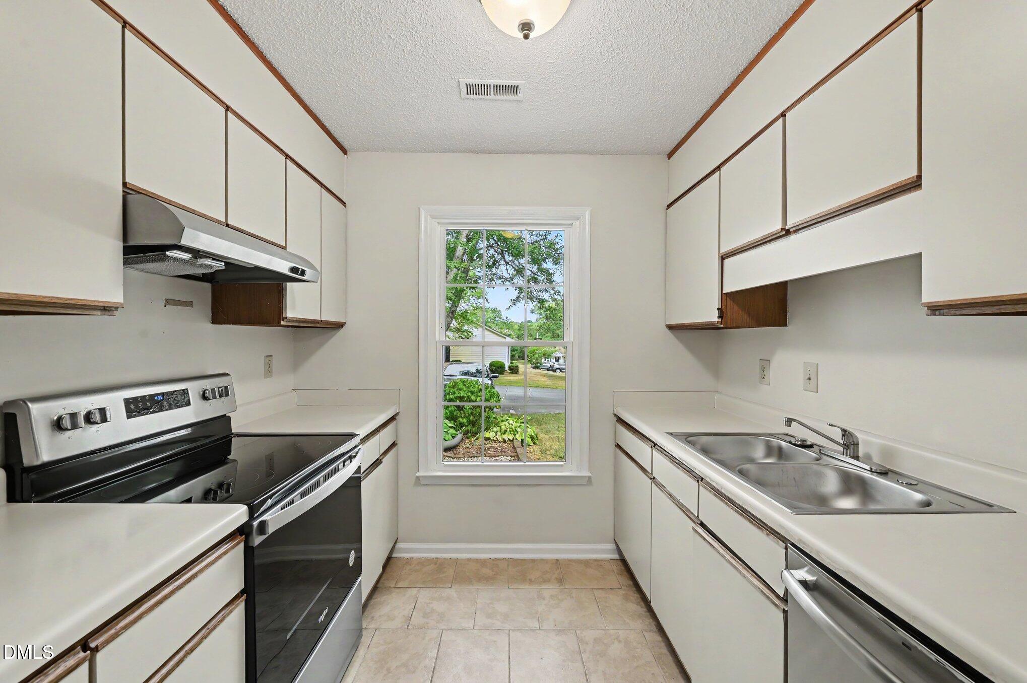 6802 Fairpoint Court Property Photo 8