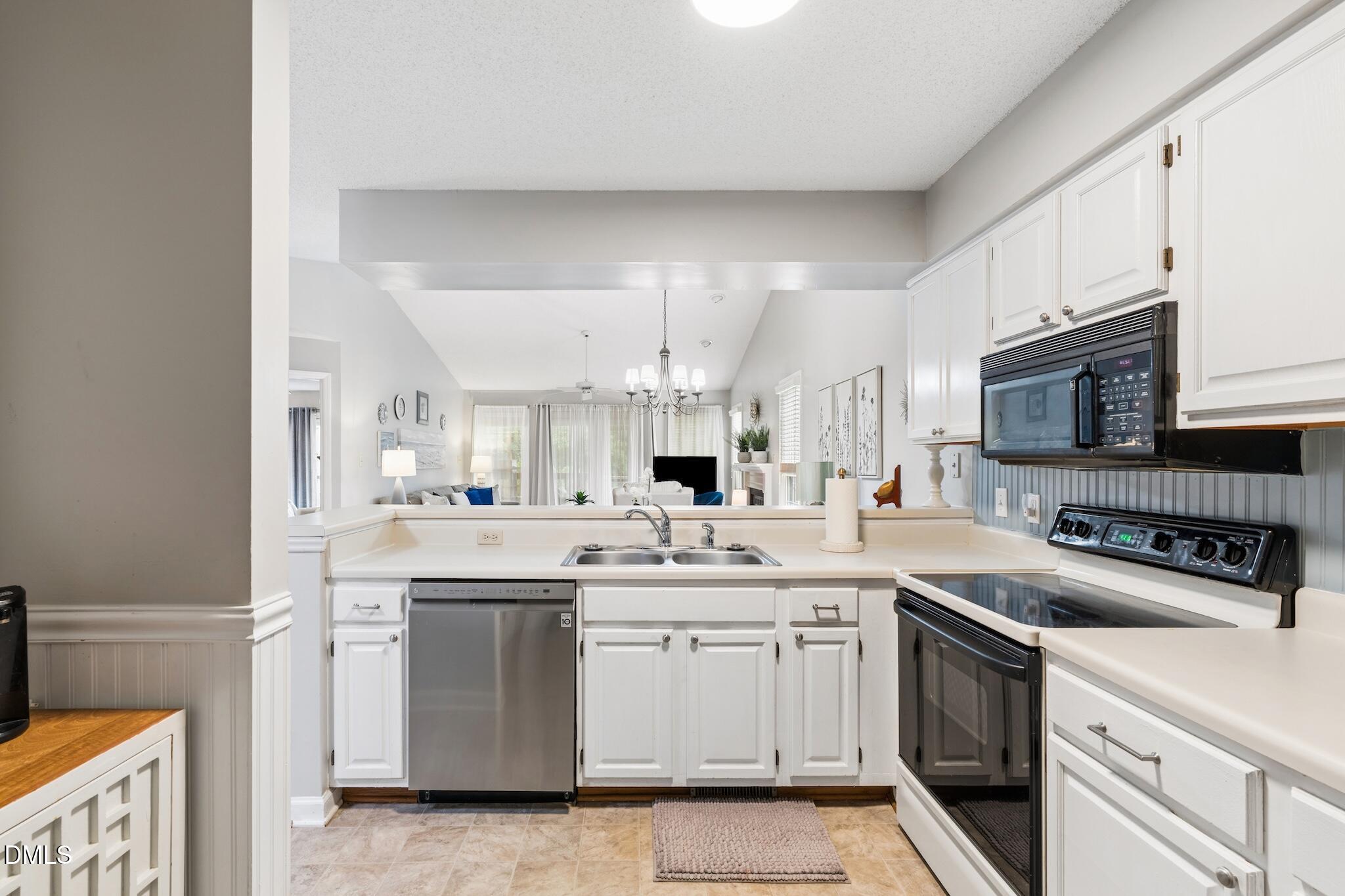 5204 Hogans Way Property Photo 13