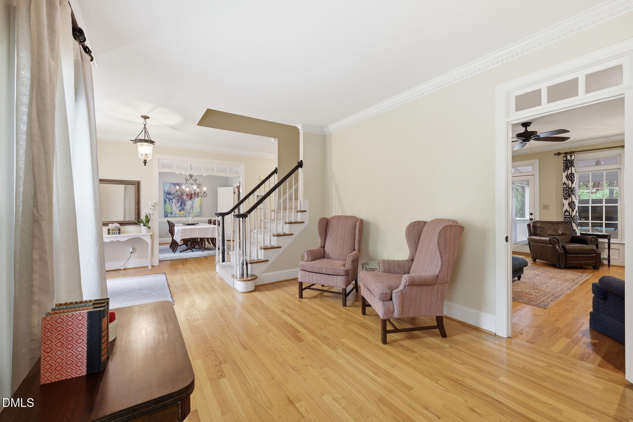 424 Grosvenor Drive Property Photo 8