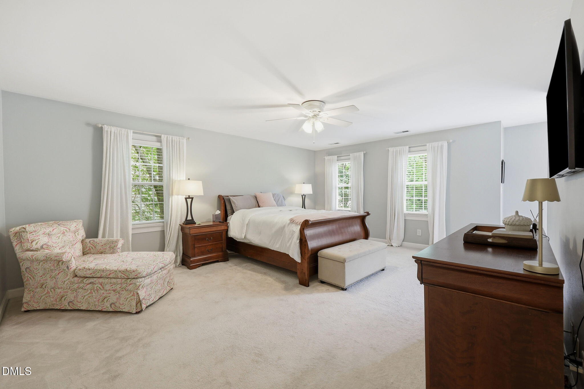 424 Grosvenor Drive Property Photo 15