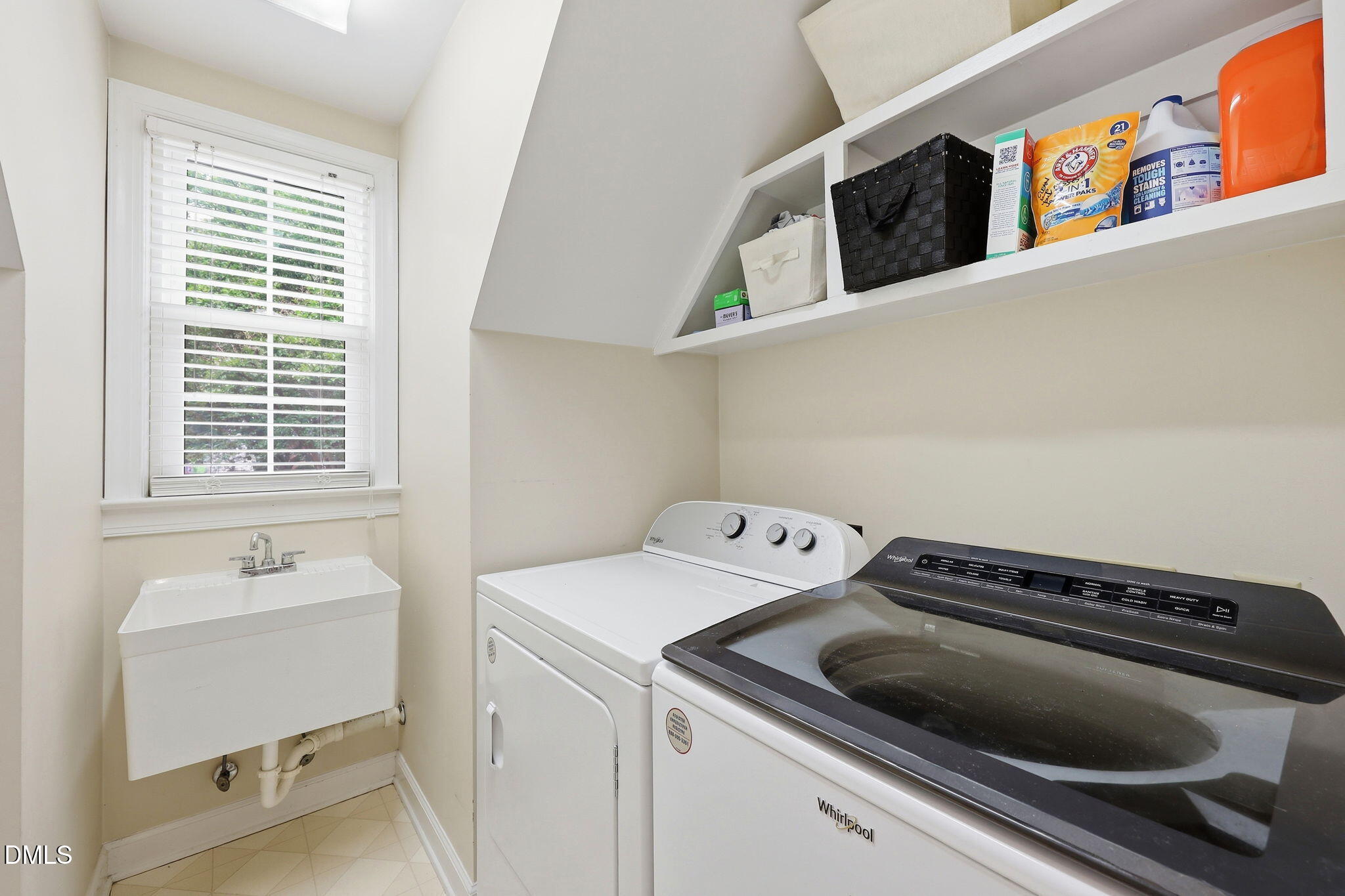424 Grosvenor Drive Property Photo 22
