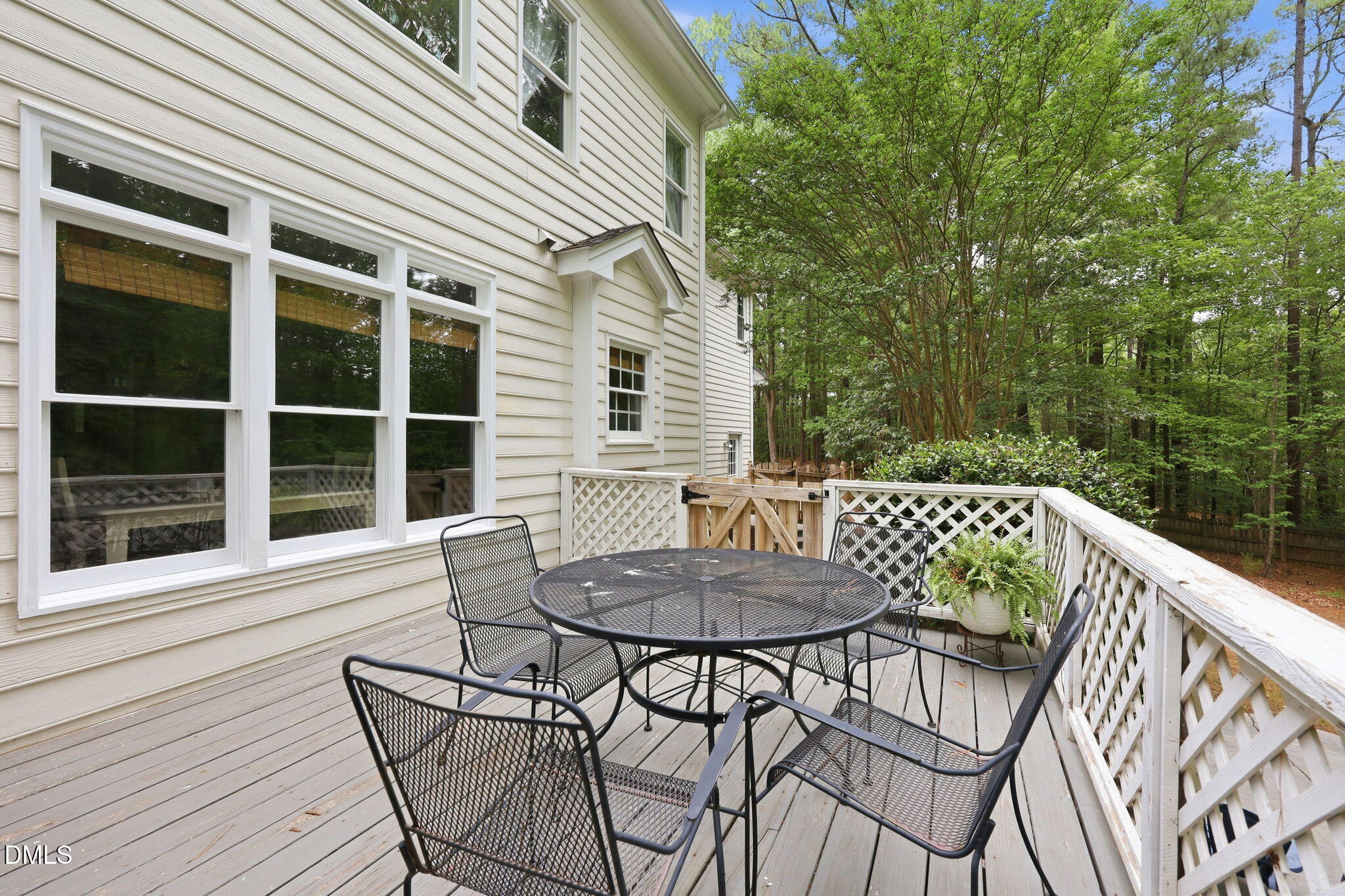 424 Grosvenor Drive Property Photo 30