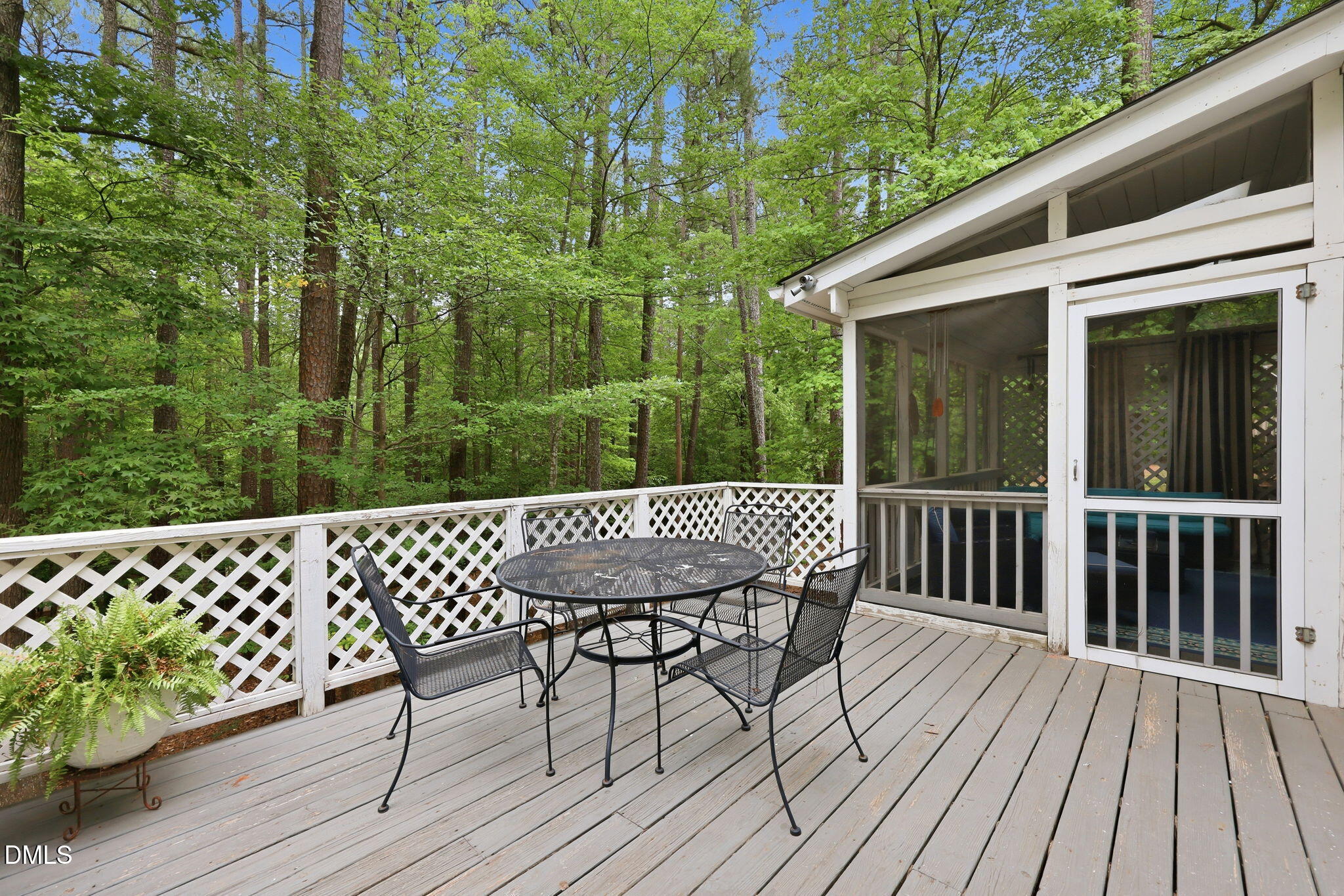 424 Grosvenor Drive Property Photo 31