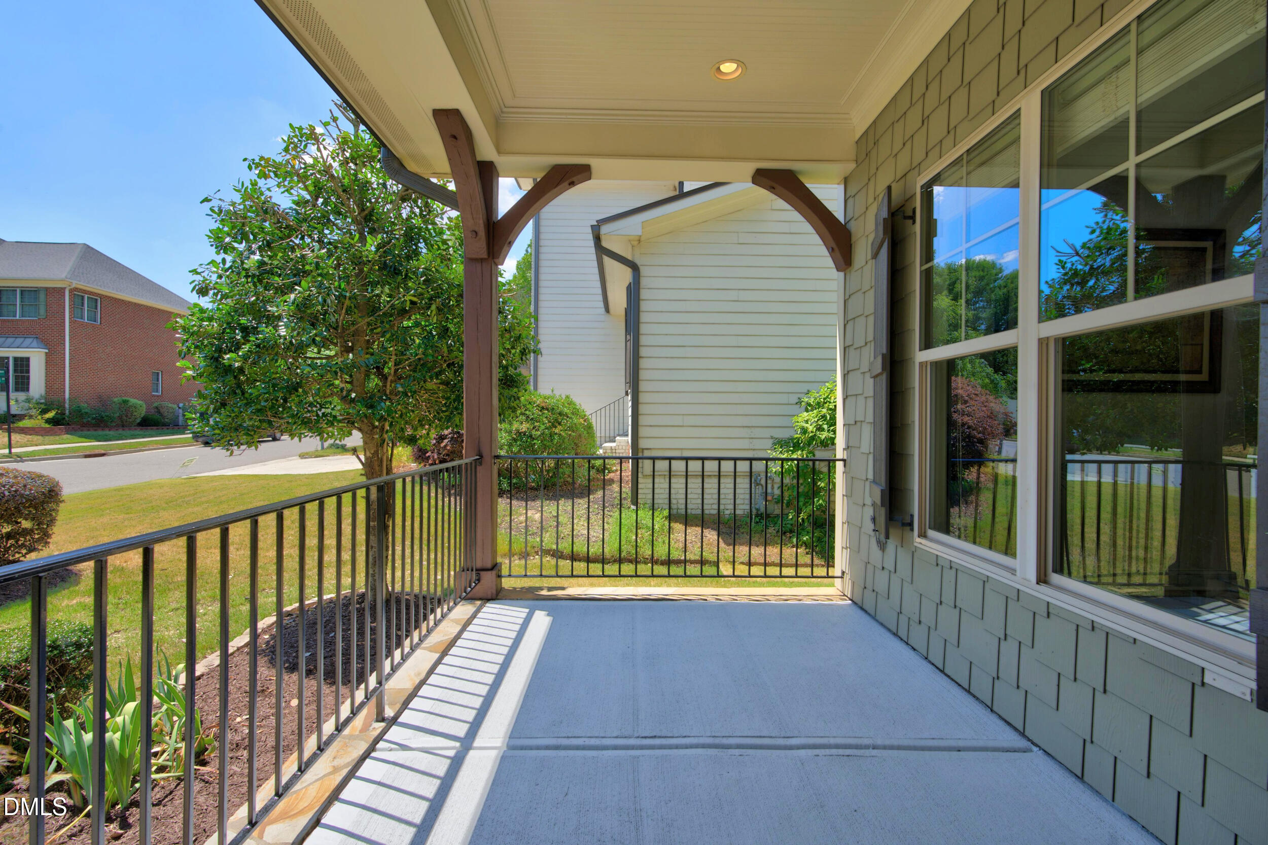 208 William Henry Way Property Photo 5
