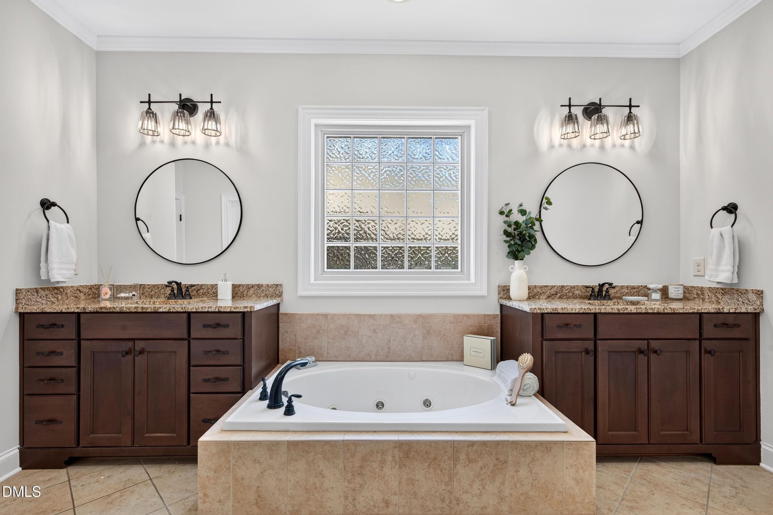 208 William Henry Way Property Photo 28