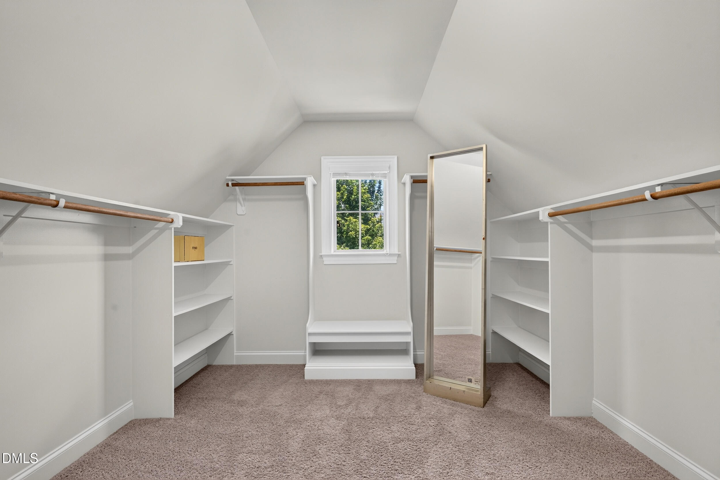 208 William Henry Way Property Photo 32