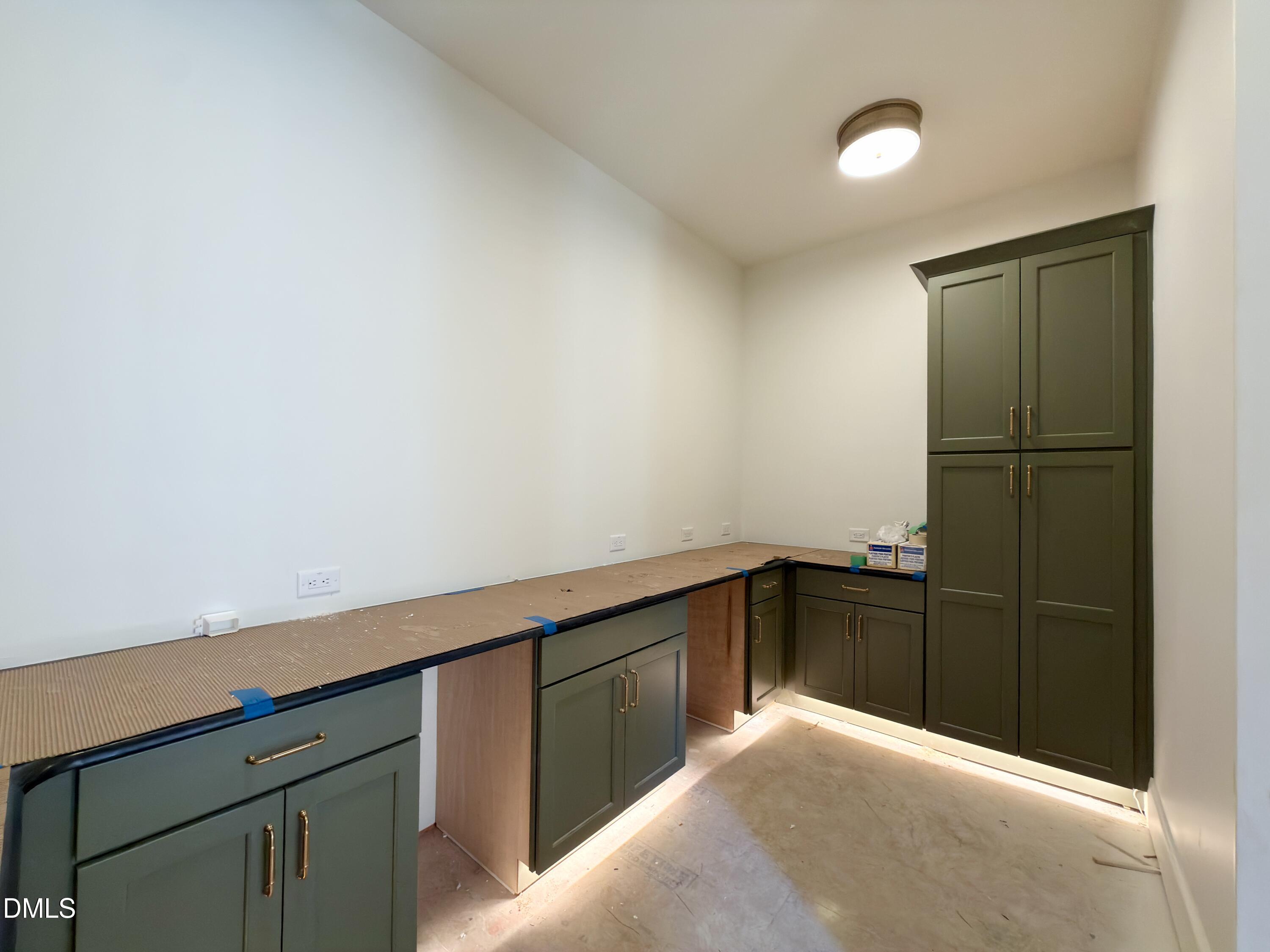 1504 Strothmore Court Property Photo 17