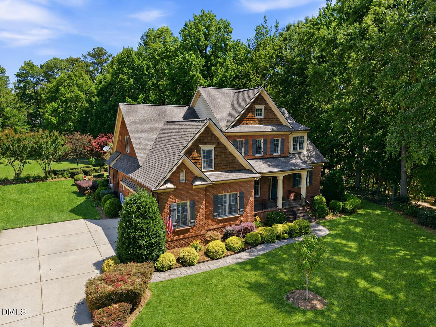 2612 Whistleberry Court Property Photo 4