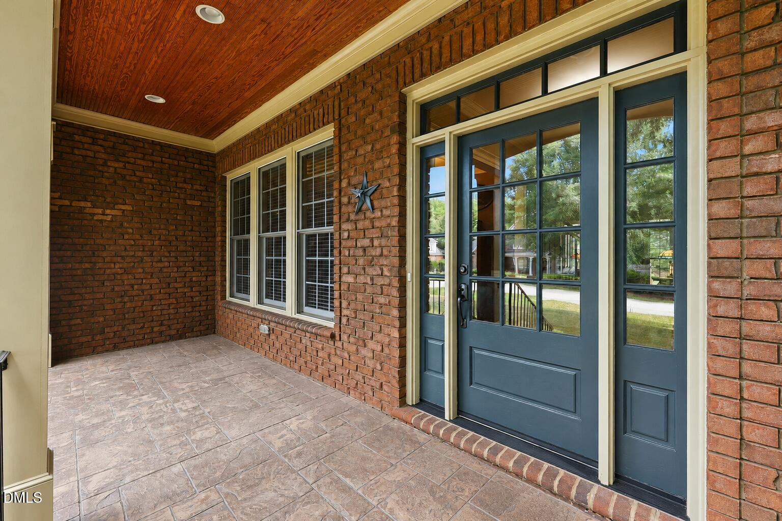 2612 Whistleberry Court Property Photo 6