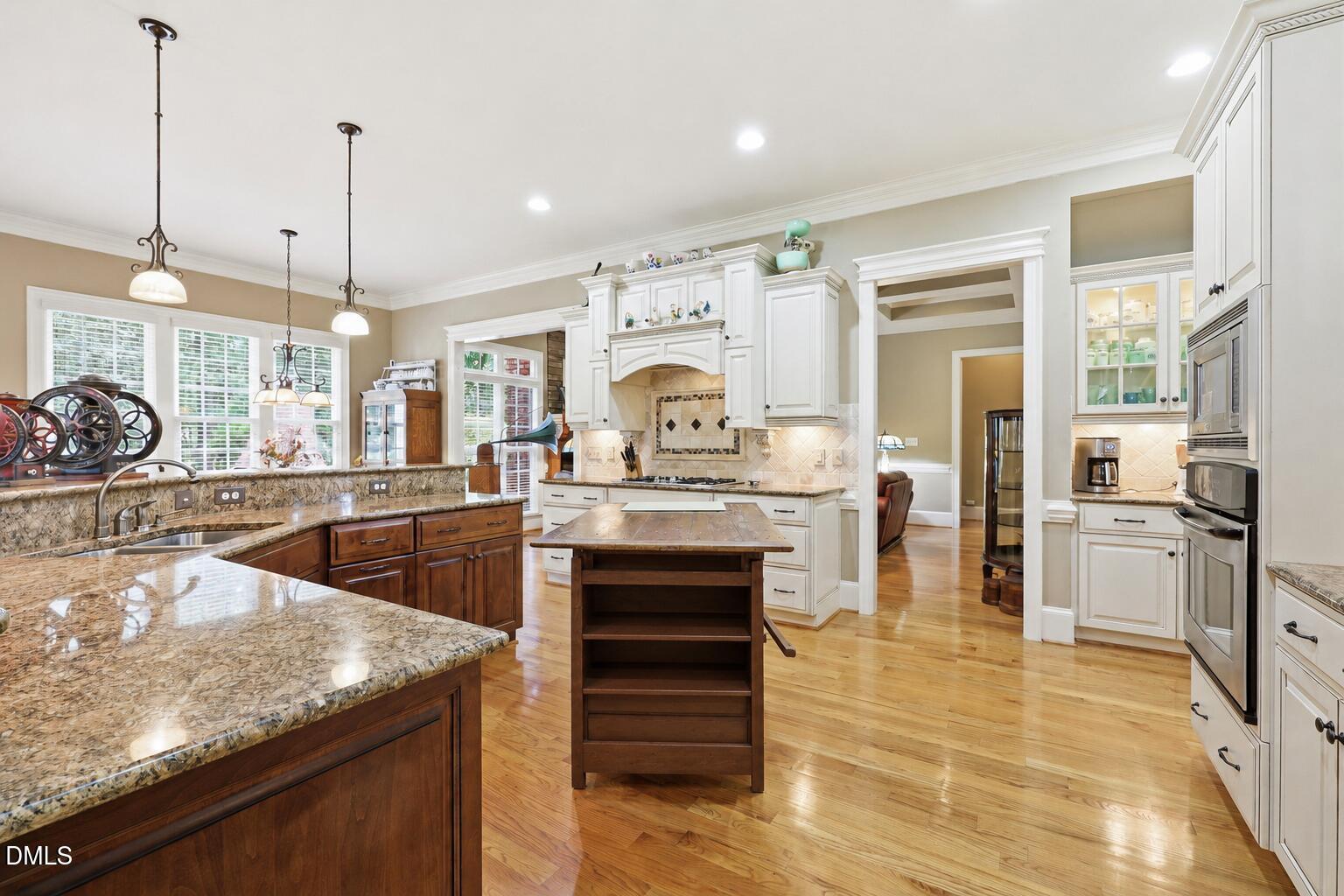 2612 Whistleberry Court Property Photo 11