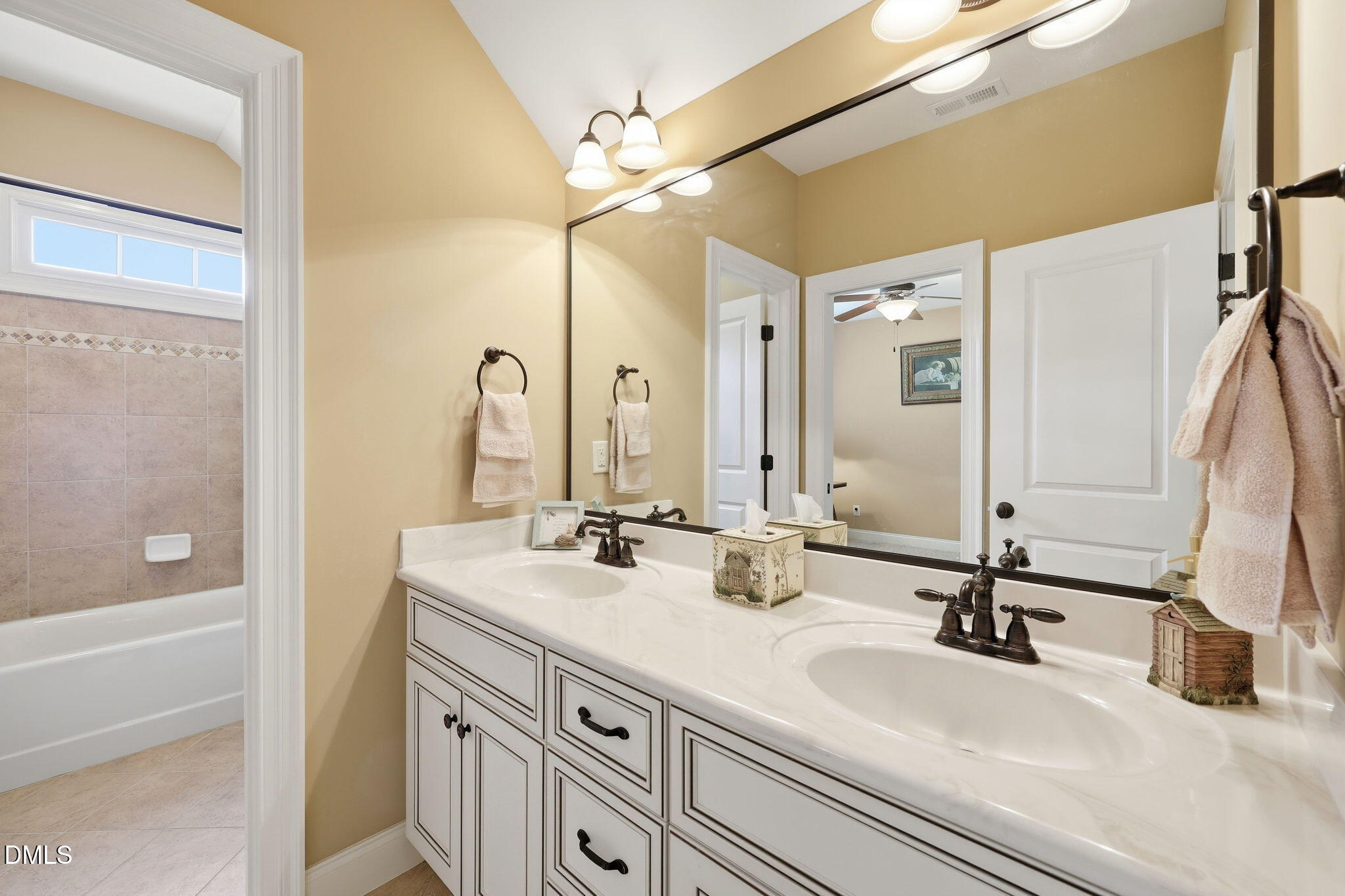 2612 Whistleberry Court Property Photo 34