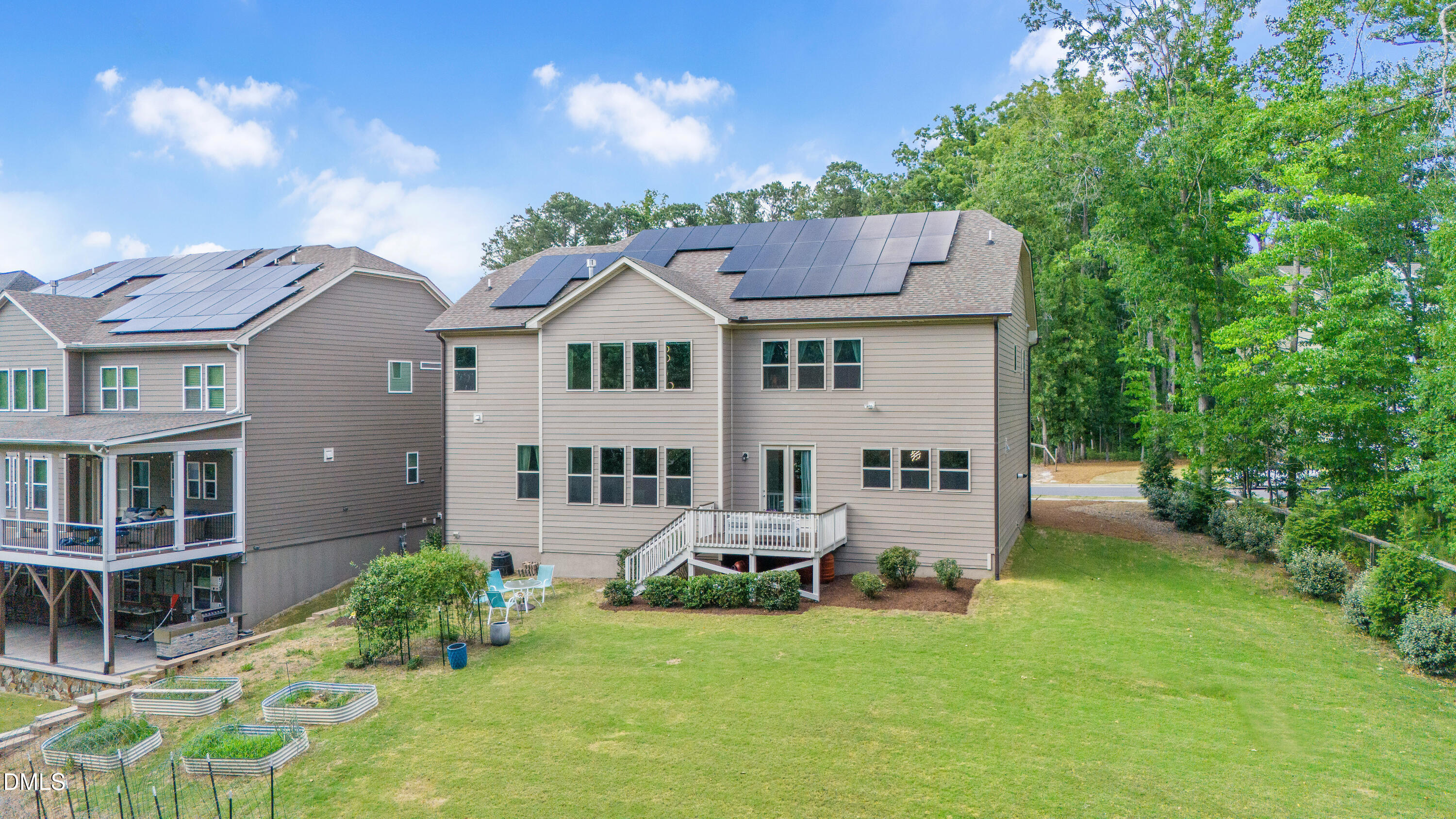 2901 Macintosh Woods Drive Property Photo 2