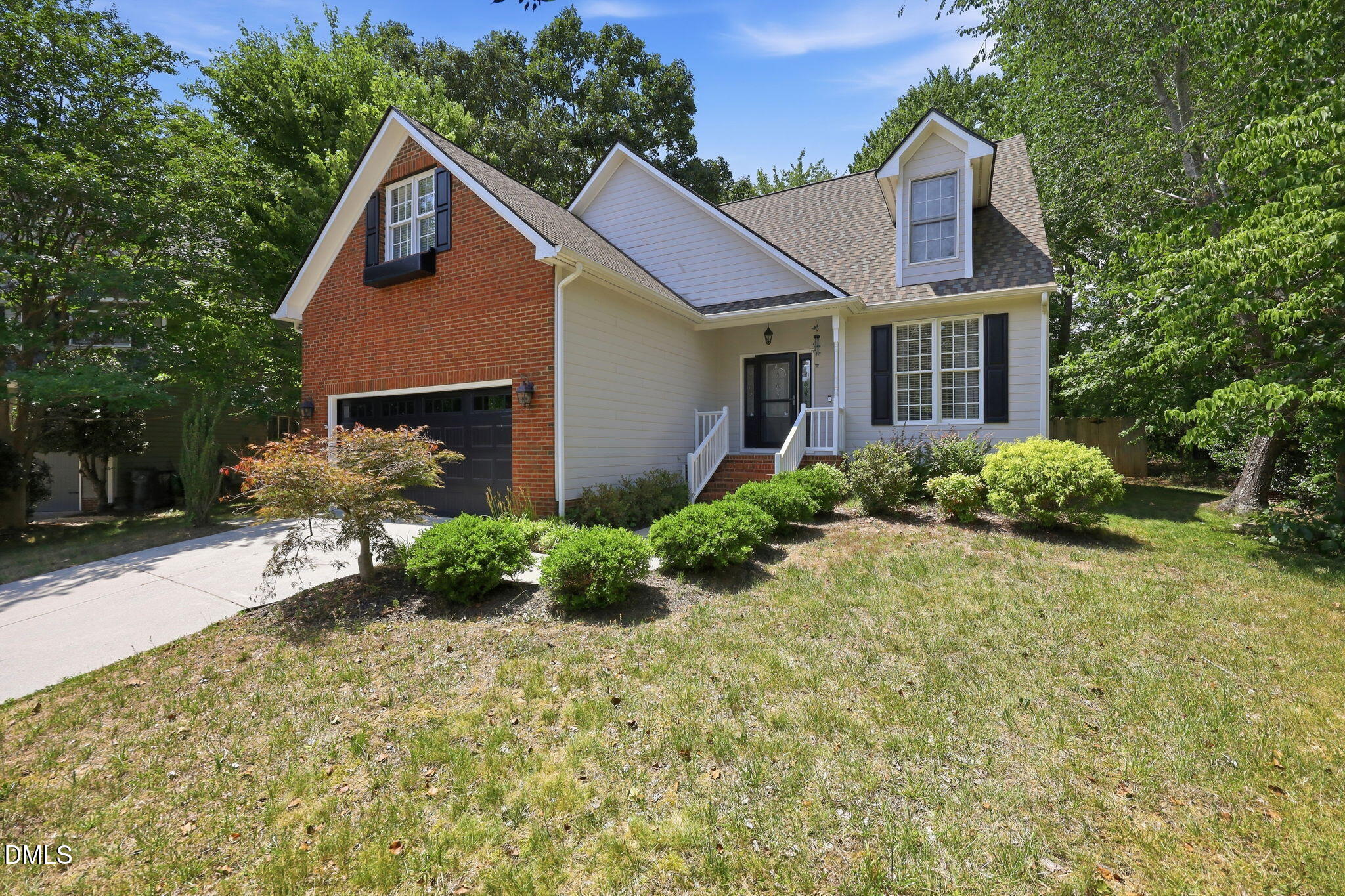 425 Turnberry Drive Property Photo 1