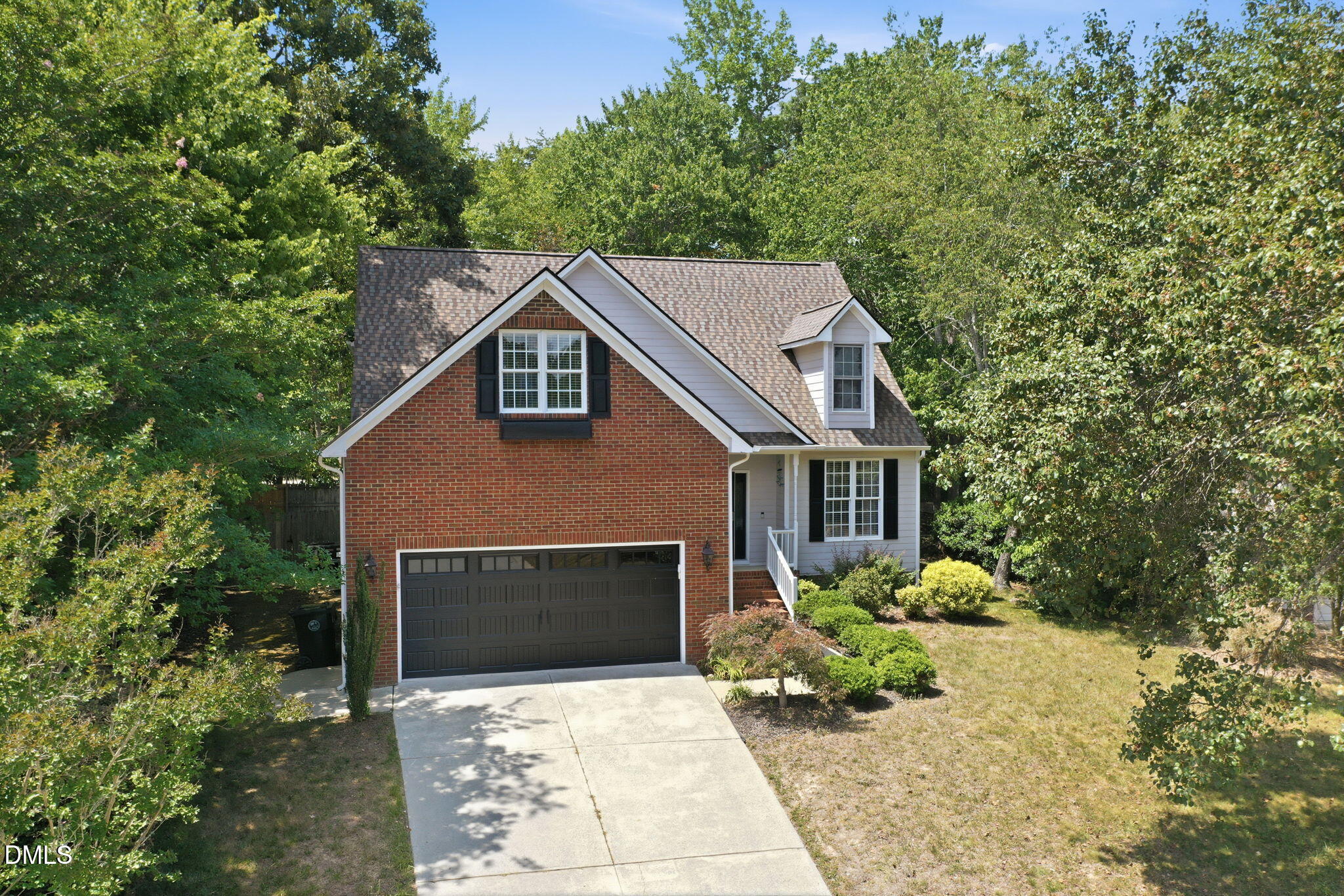 425 Turnberry Drive Property Photo 1