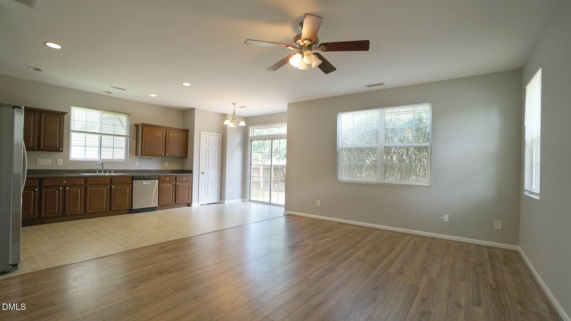 140 Bellfare Drive Property Photo 10