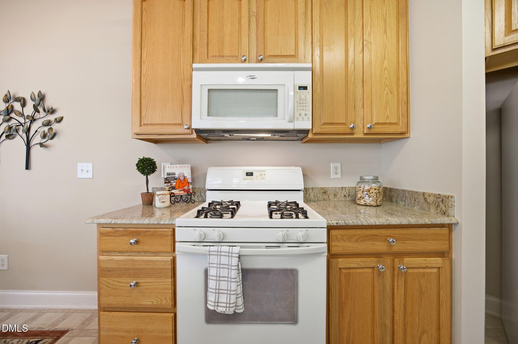 204 Crystal Brook Lane Property Photo 10