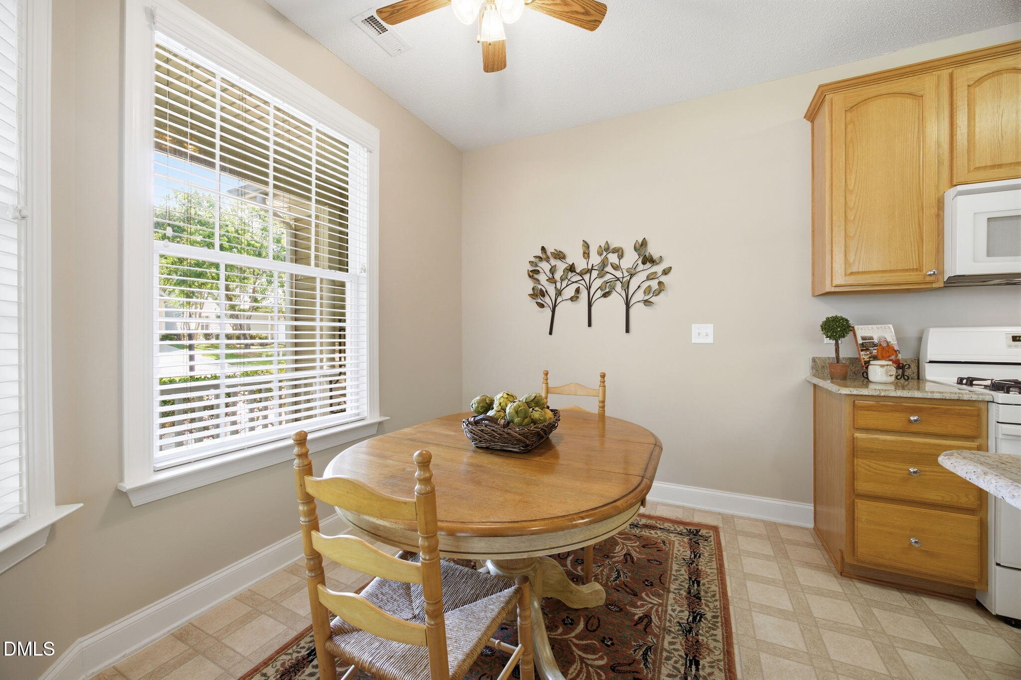 204 Crystal Brook Lane Property Photo 12