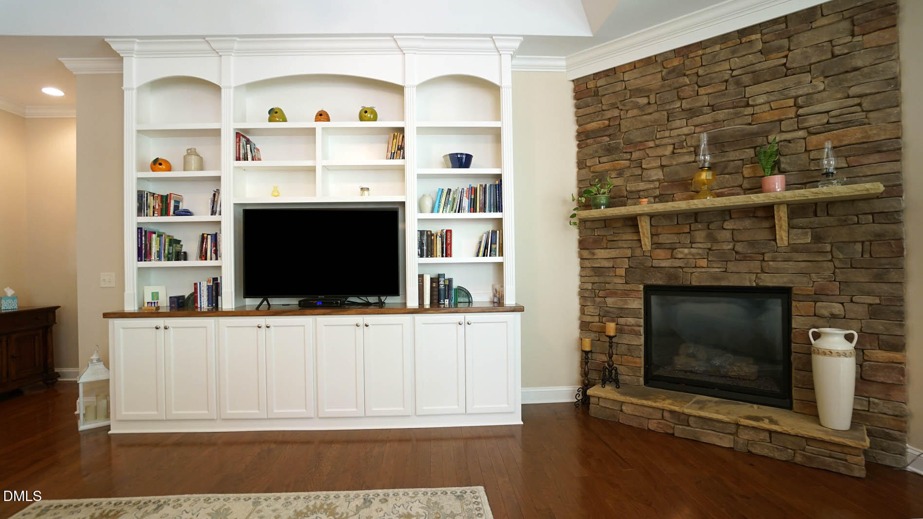12820 Edsel Drive Property Photo 6