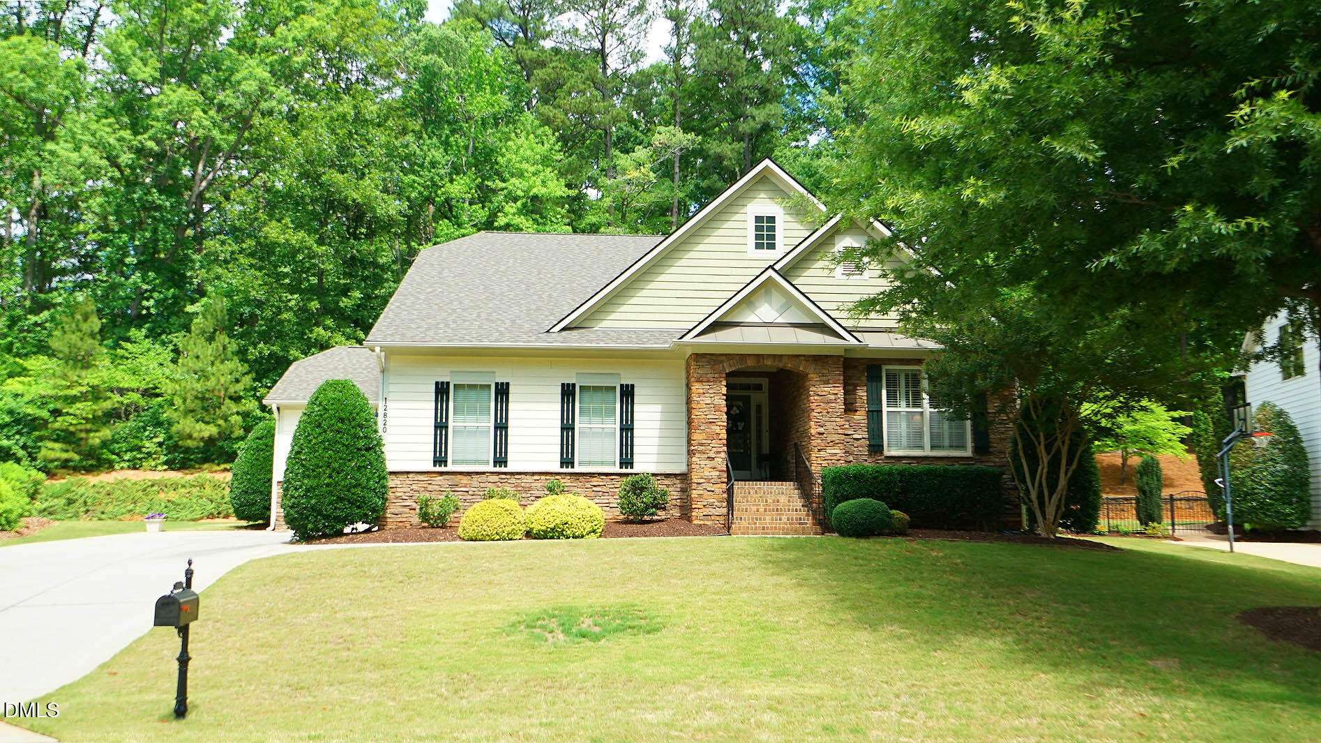12820 Edsel Drive Property Photo 15