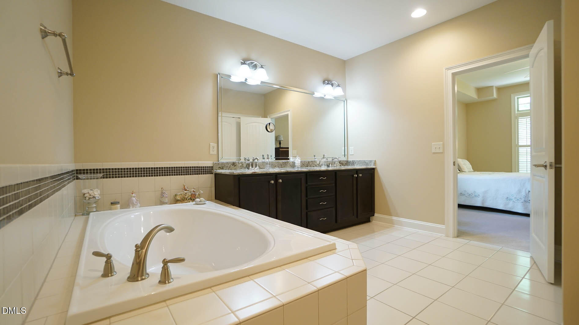 12820 Edsel Drive Property Photo 40